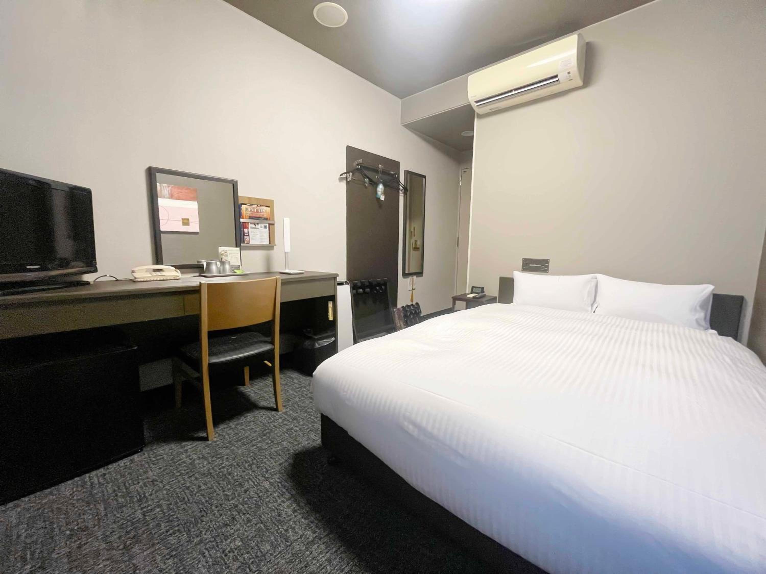 Double Room - Non-Smoking  - Photo 1