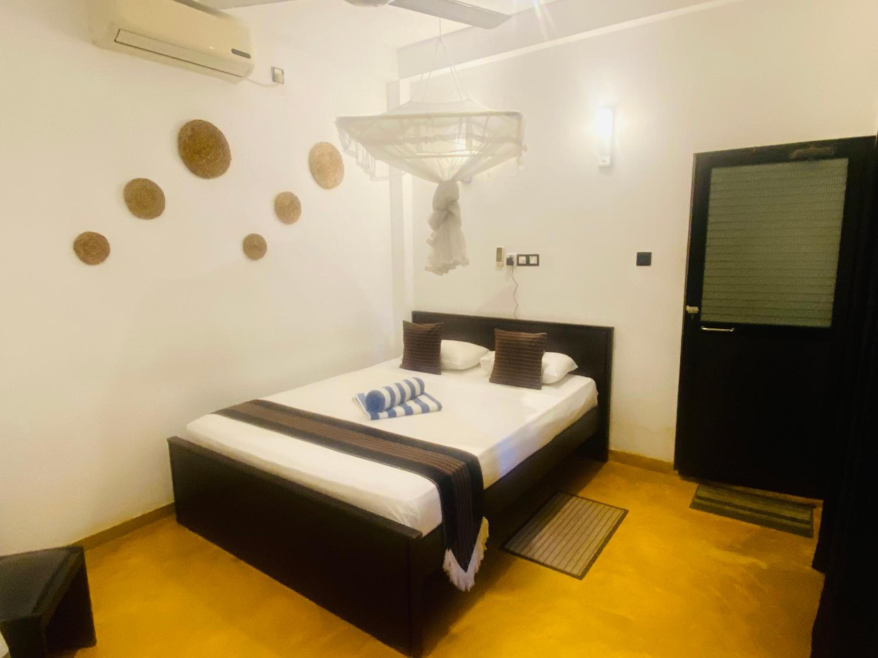 Deluxe Double Room with Side Sea View photo 1