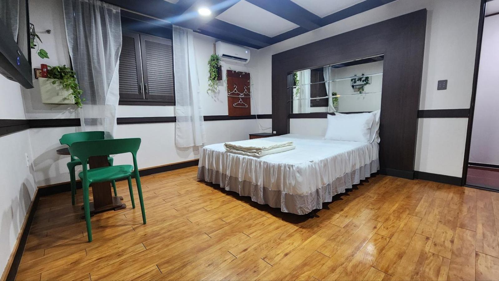 Twin Room With Bathroom photo 2