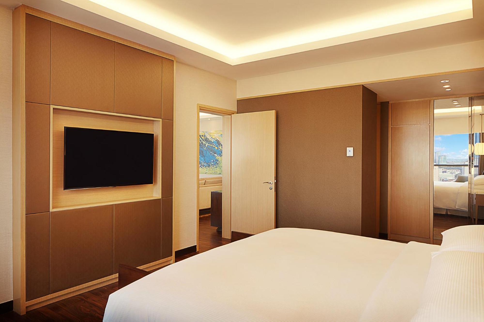 One-Bedroom King Suite