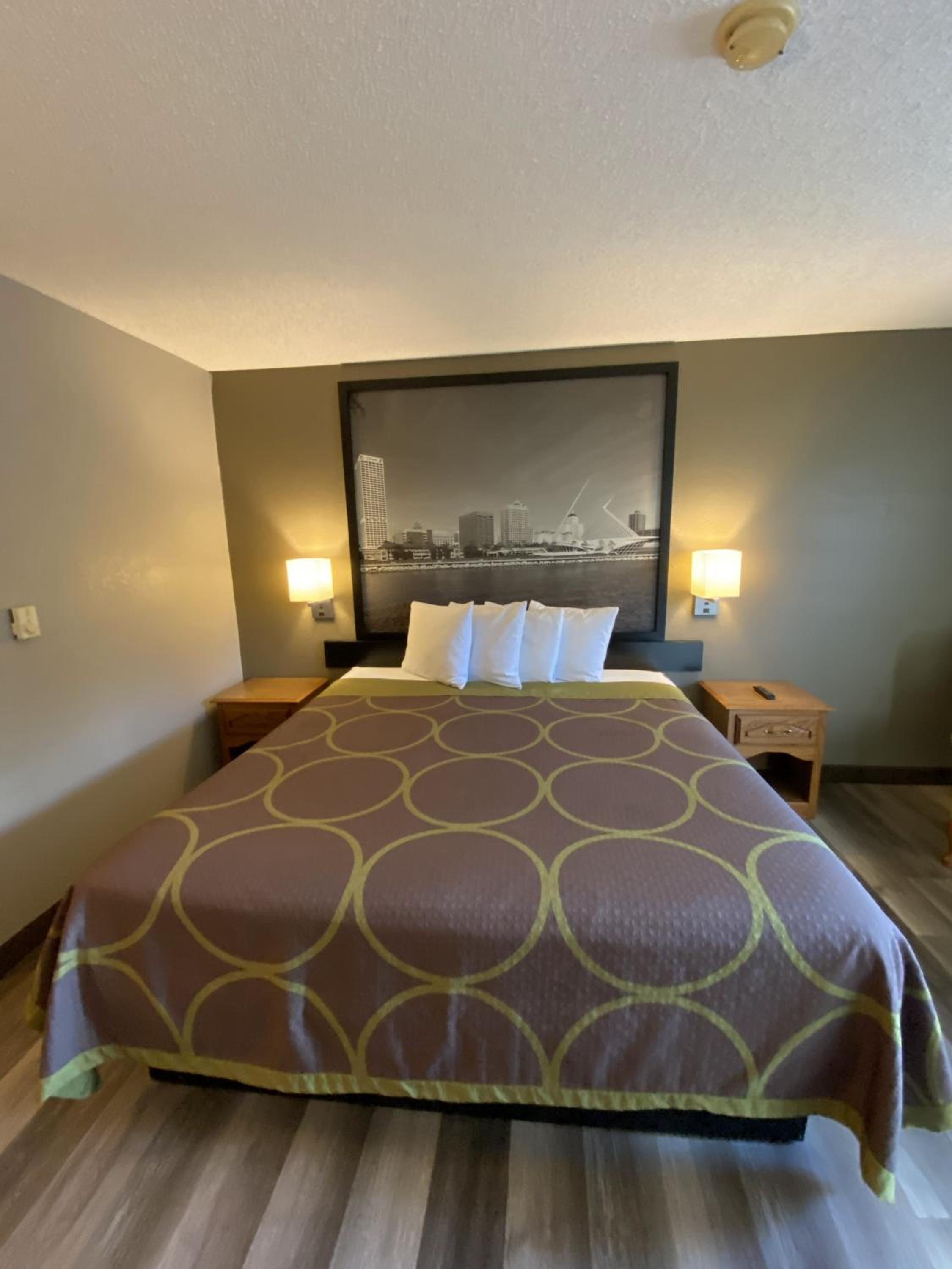 Queen Room - Disability Access/Non-Smoking - Photo 1