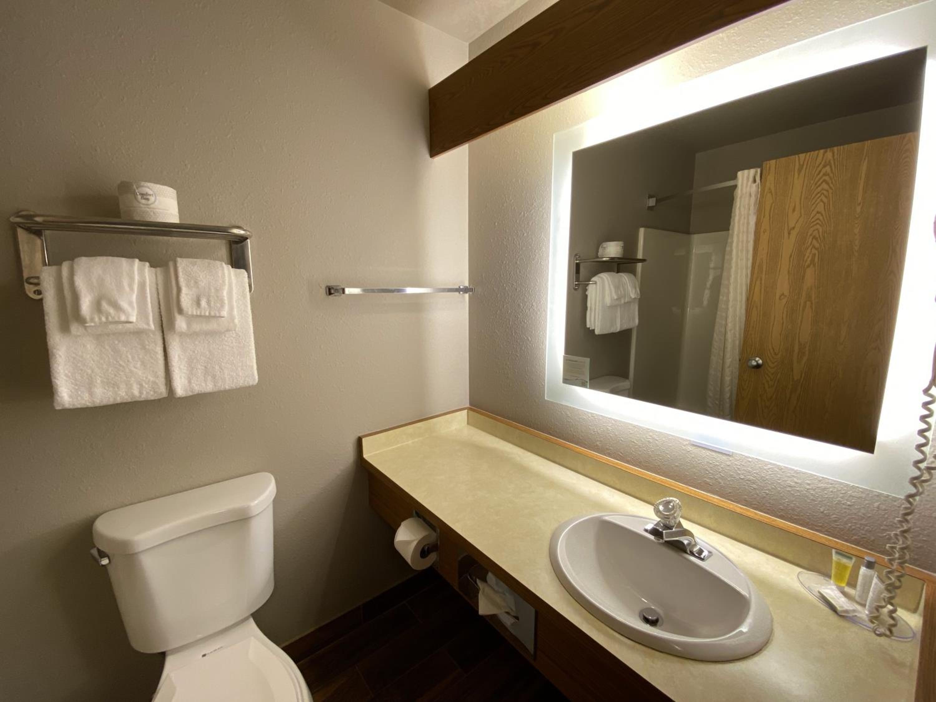 King Room- Non-Smoking - Photo 4