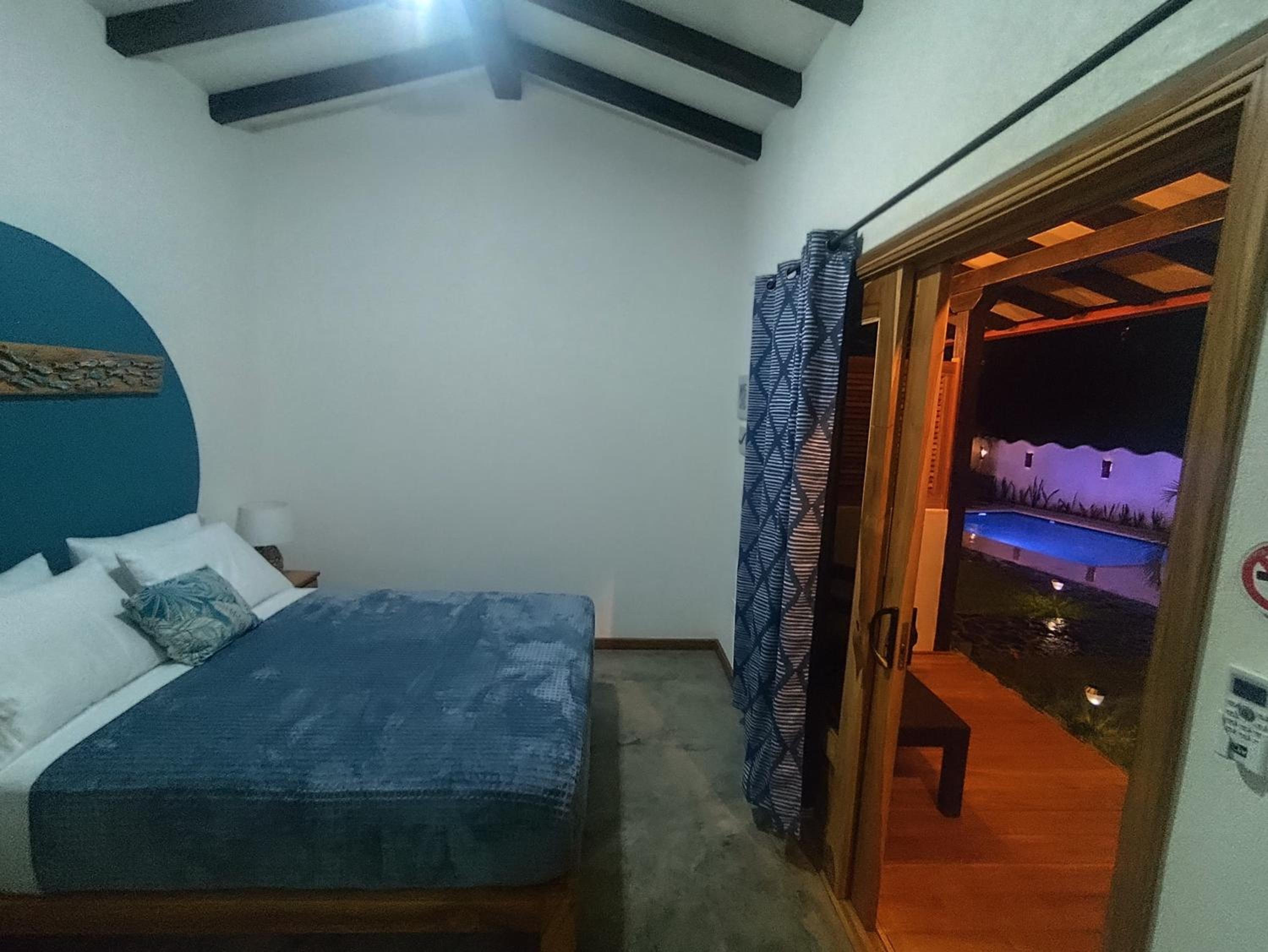 Deluxe Queen Room photo 2