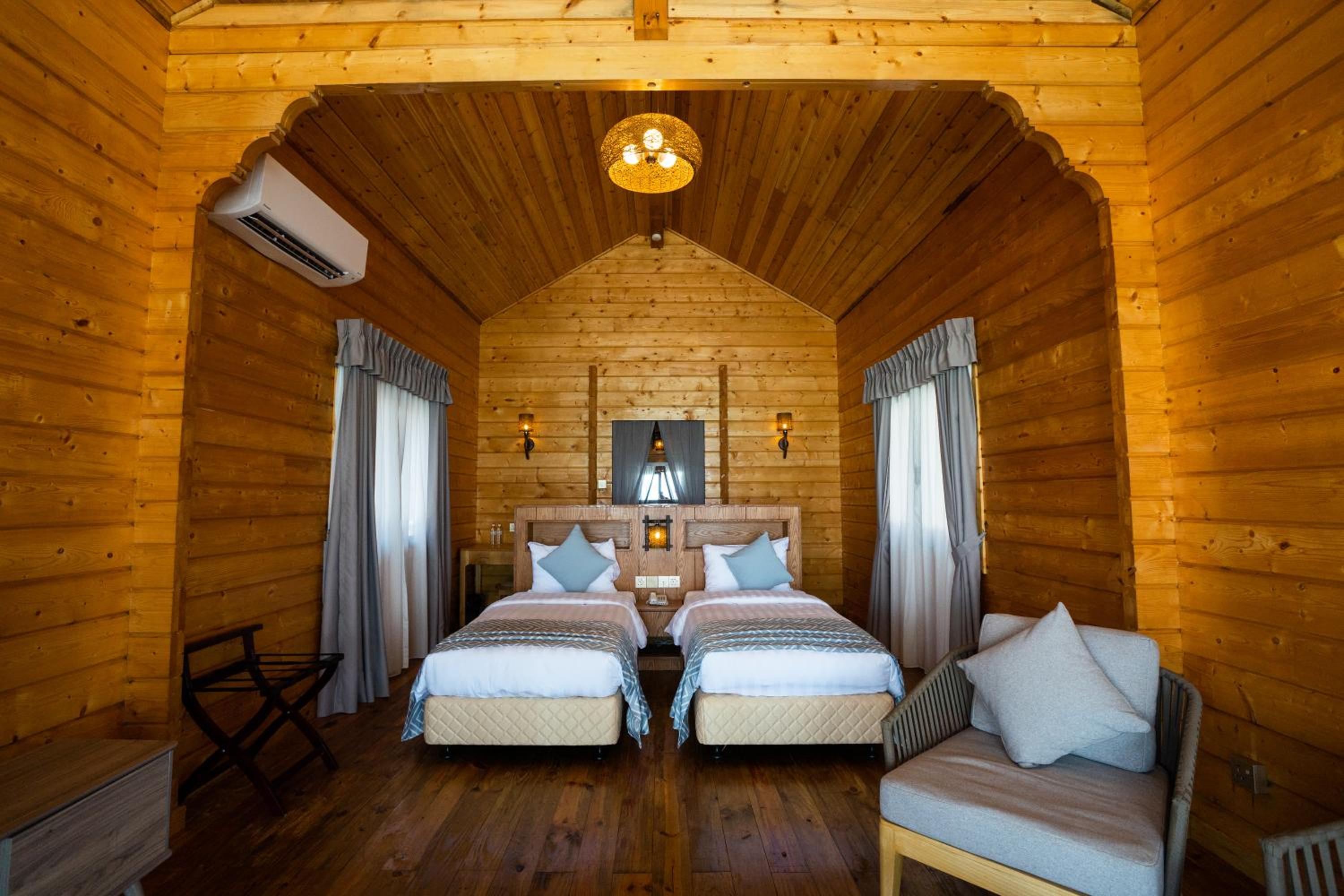 SEA & LAND TRANSFER INCLUDED - Premium Chalet Seaview Twin