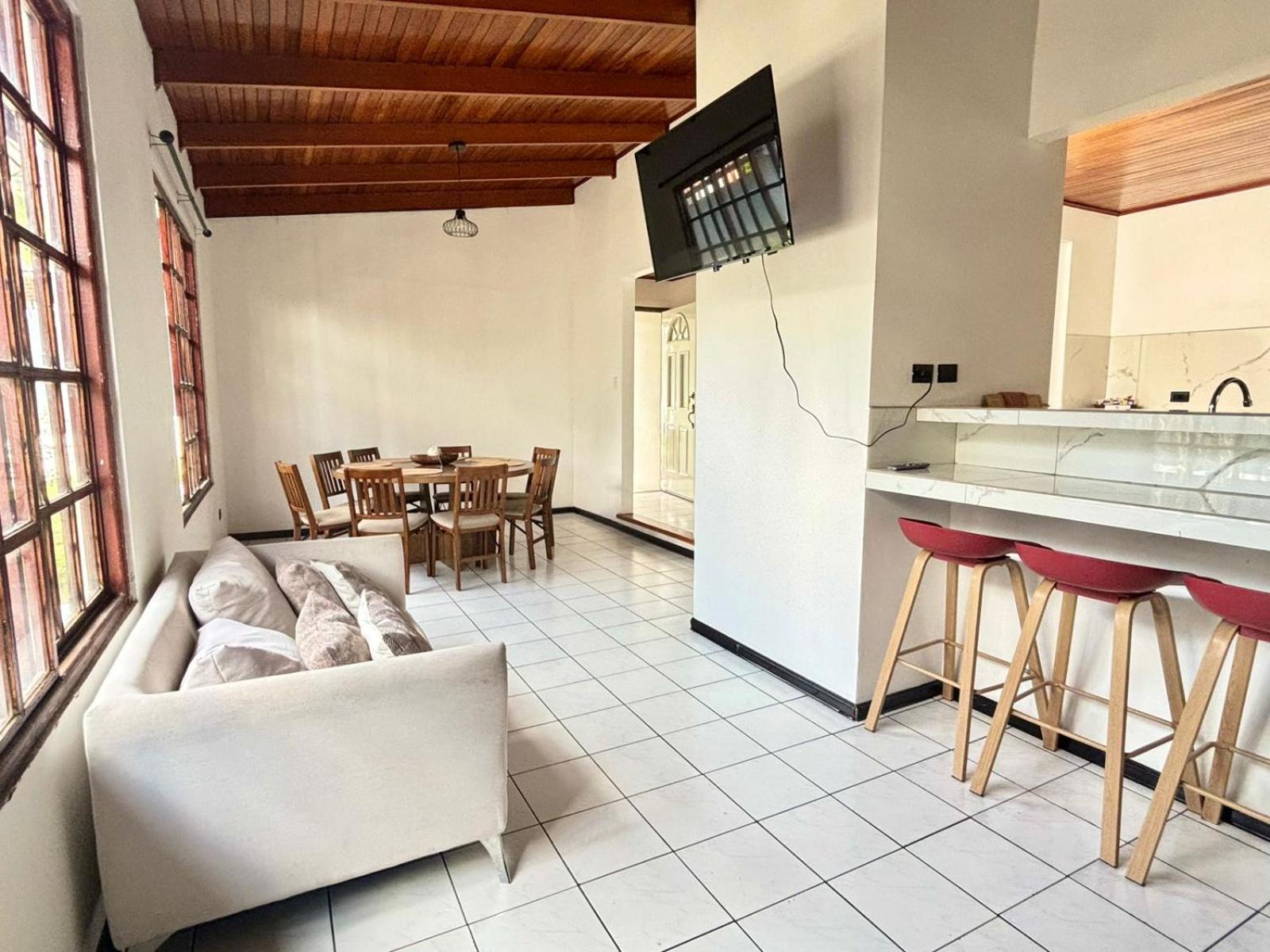 Villa photo 1