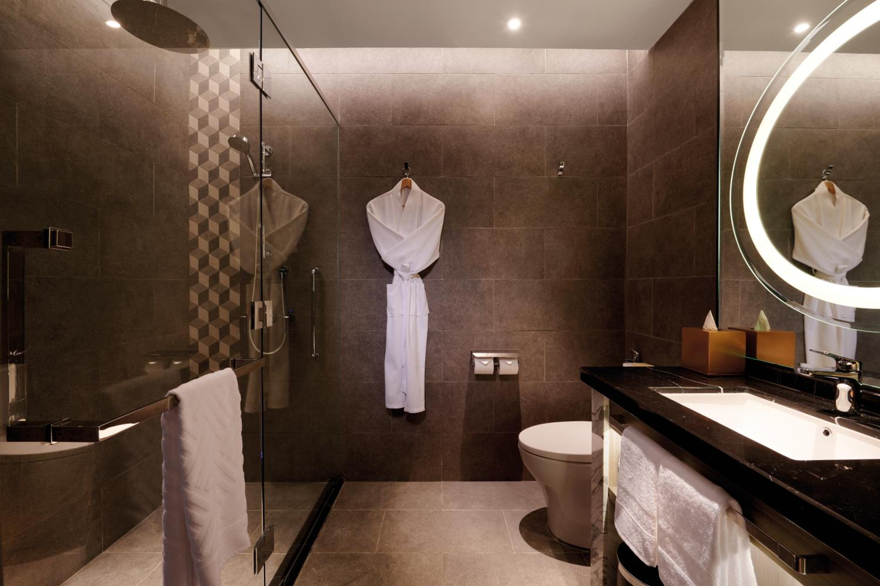 Deluxe King Suite - Photo 1
