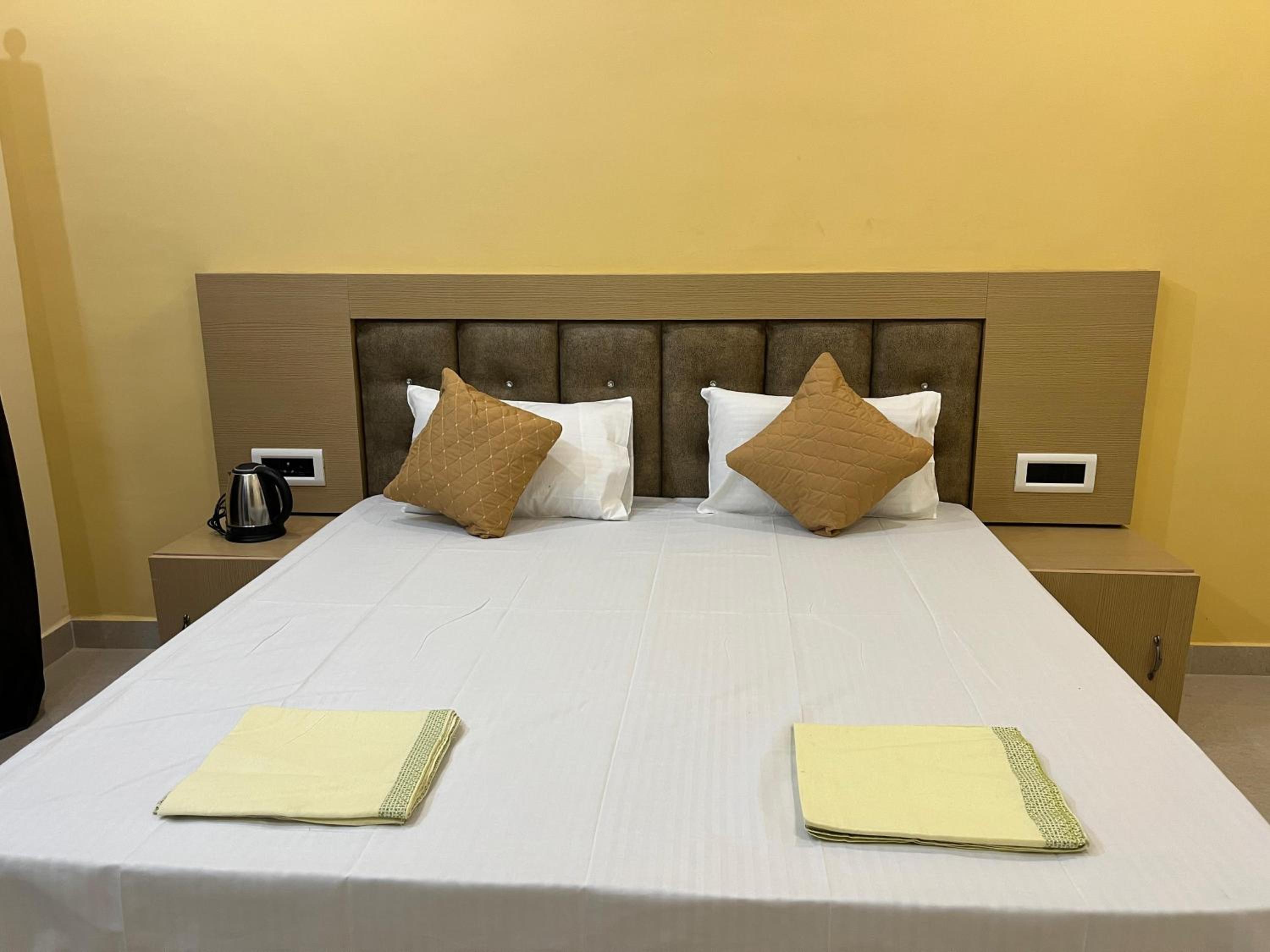 Deluxe Double Room photo 2