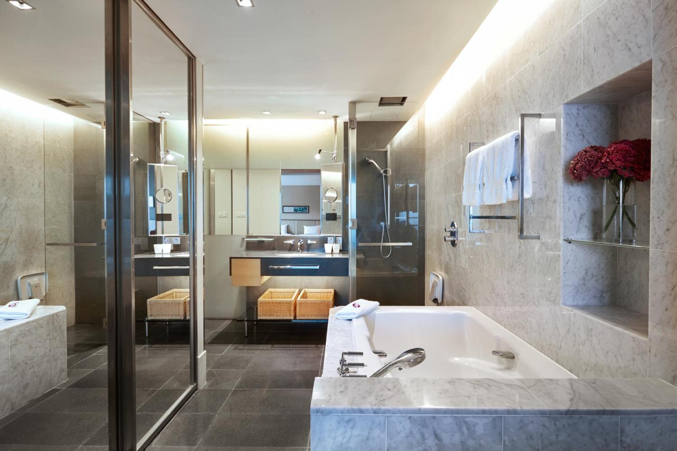 Deluxe Twin Room - Photo 2