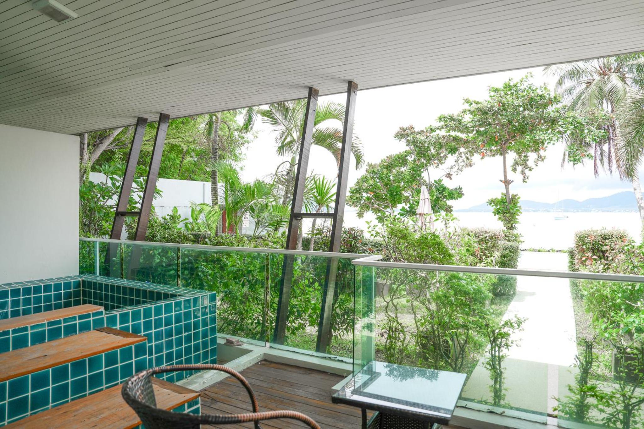  Suite - Beach Front photo 3