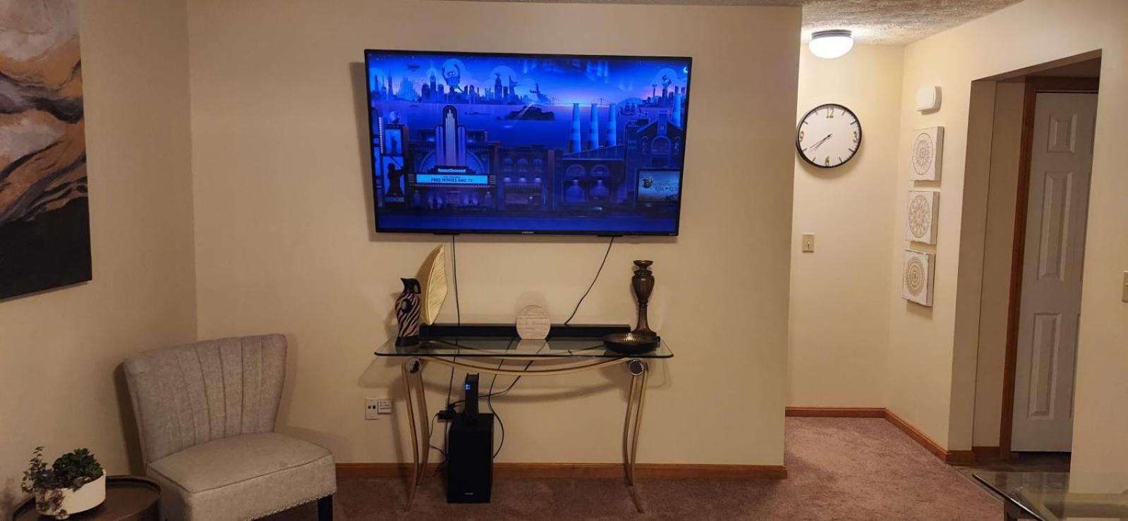 One-Bedroom Apartment photo 2