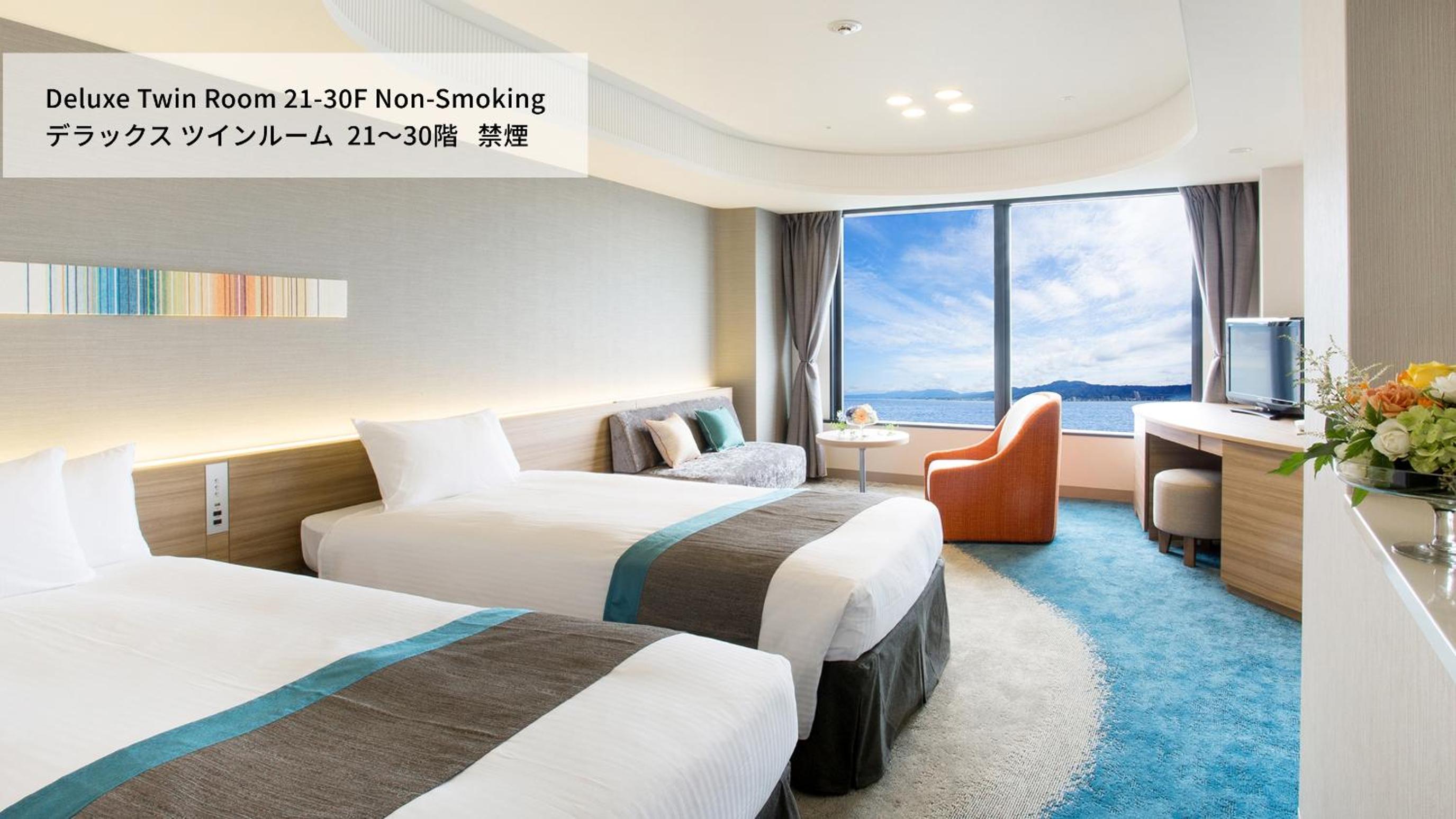 Deluxe Twin Room 21-30F Non-Smoking - Photo 9