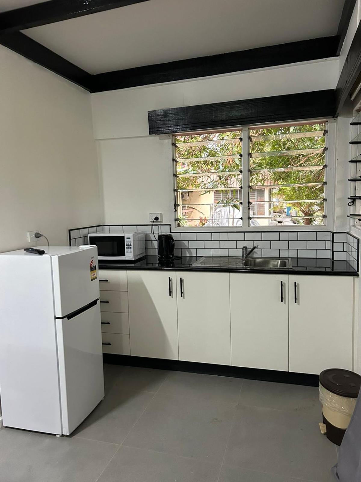 Two-Bedroom Apartment with Pool View photo 3