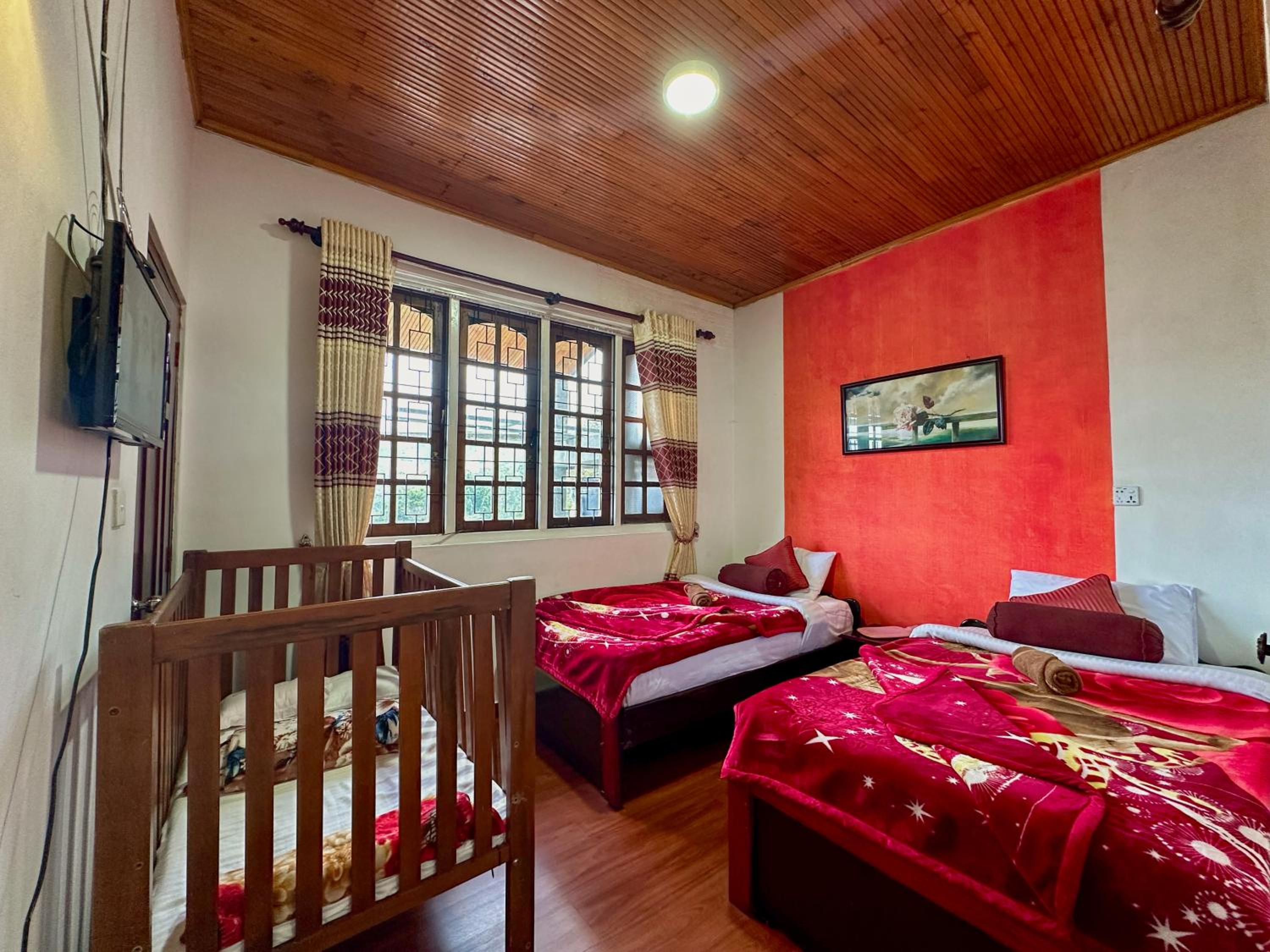 Family Room with Mountain View photo 1