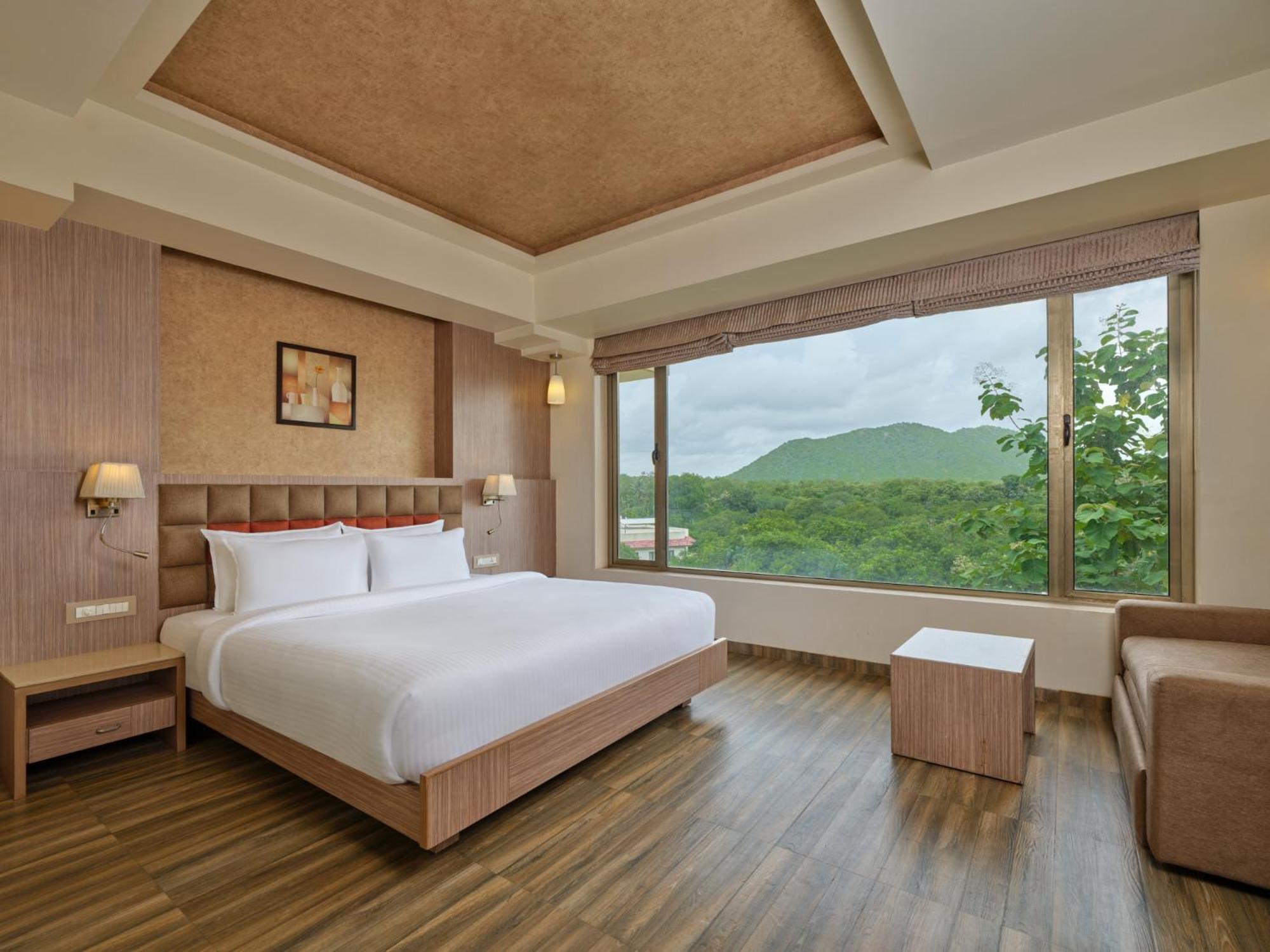 Deluxe Room - Photo 3