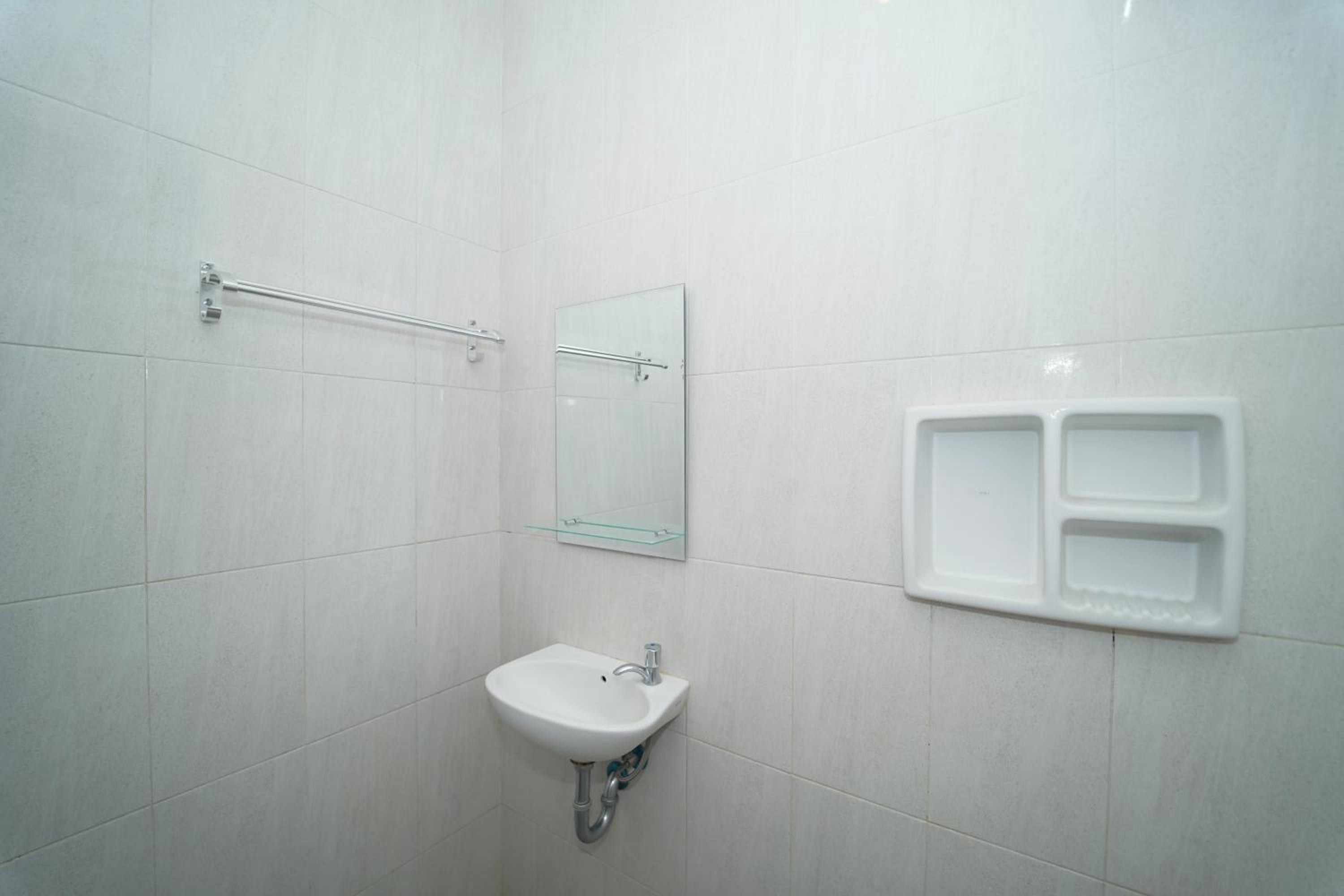 Standard Double Room - Photo 6