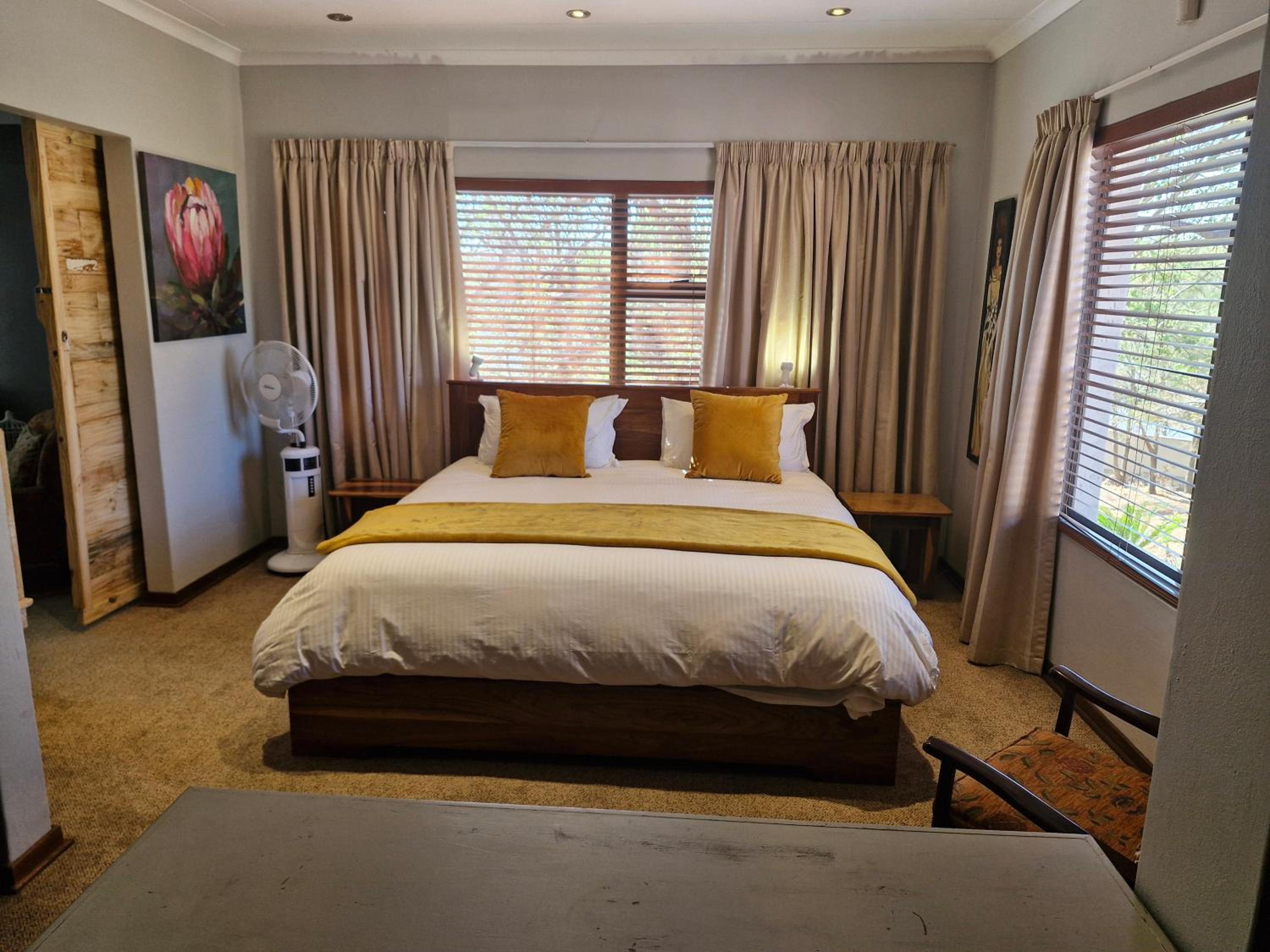 Family Room with Private Bathroom - Photo 2