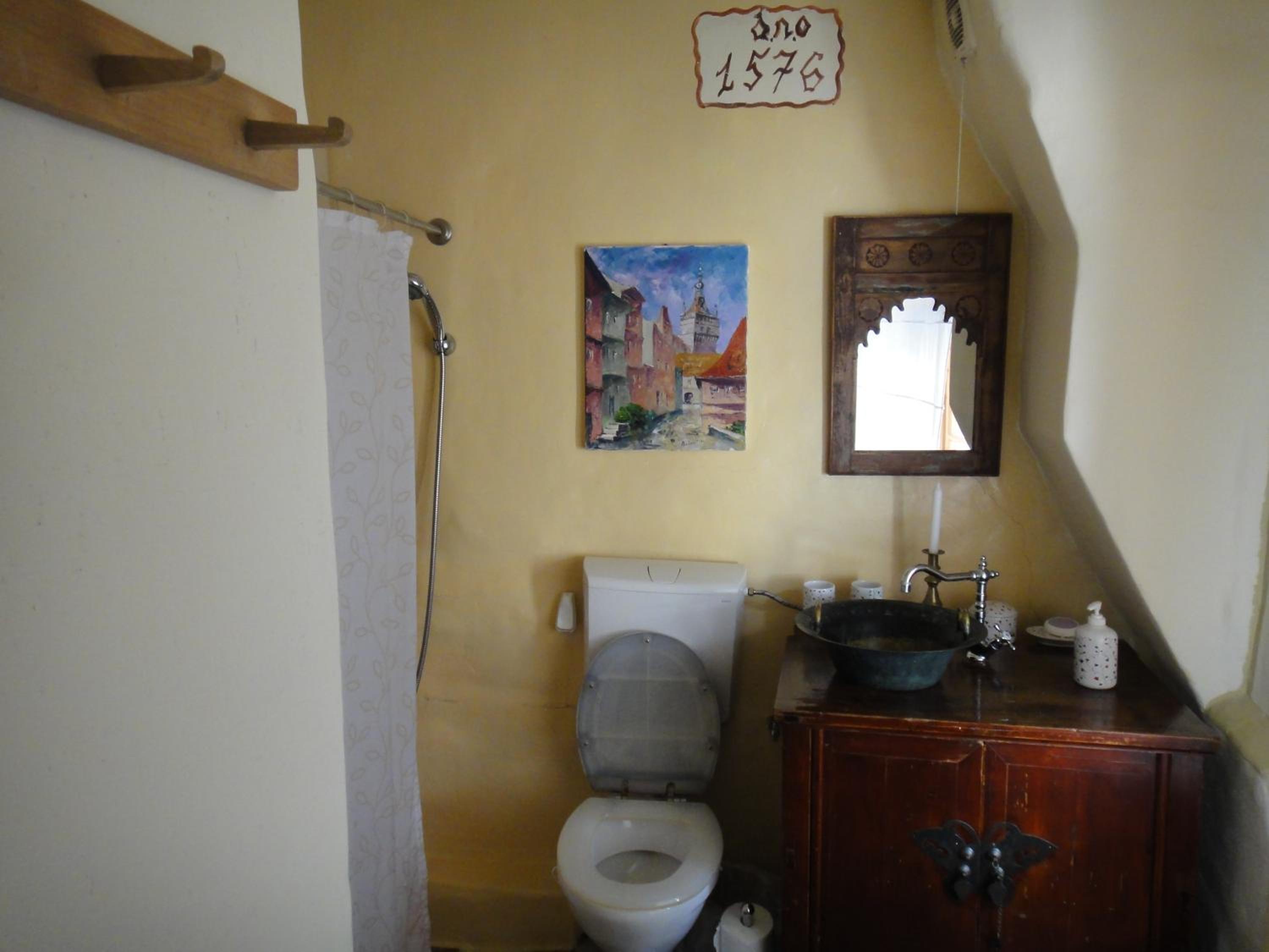 Apartment with Terrace - Photo 3