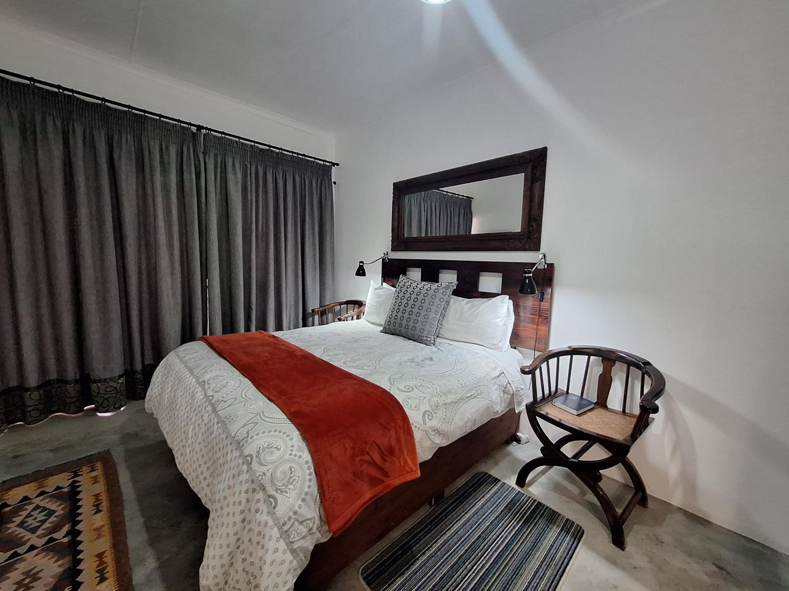 One-Bedroom Apartment - Photo 1