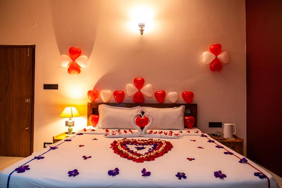 Deluxe King Room photo 1