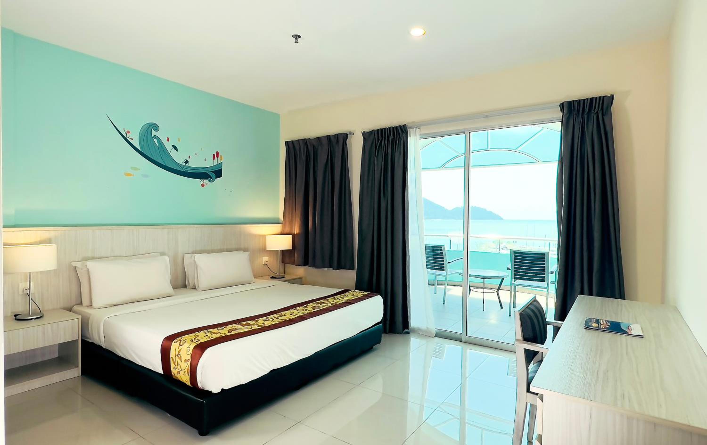 Deluxe Suite photo 3