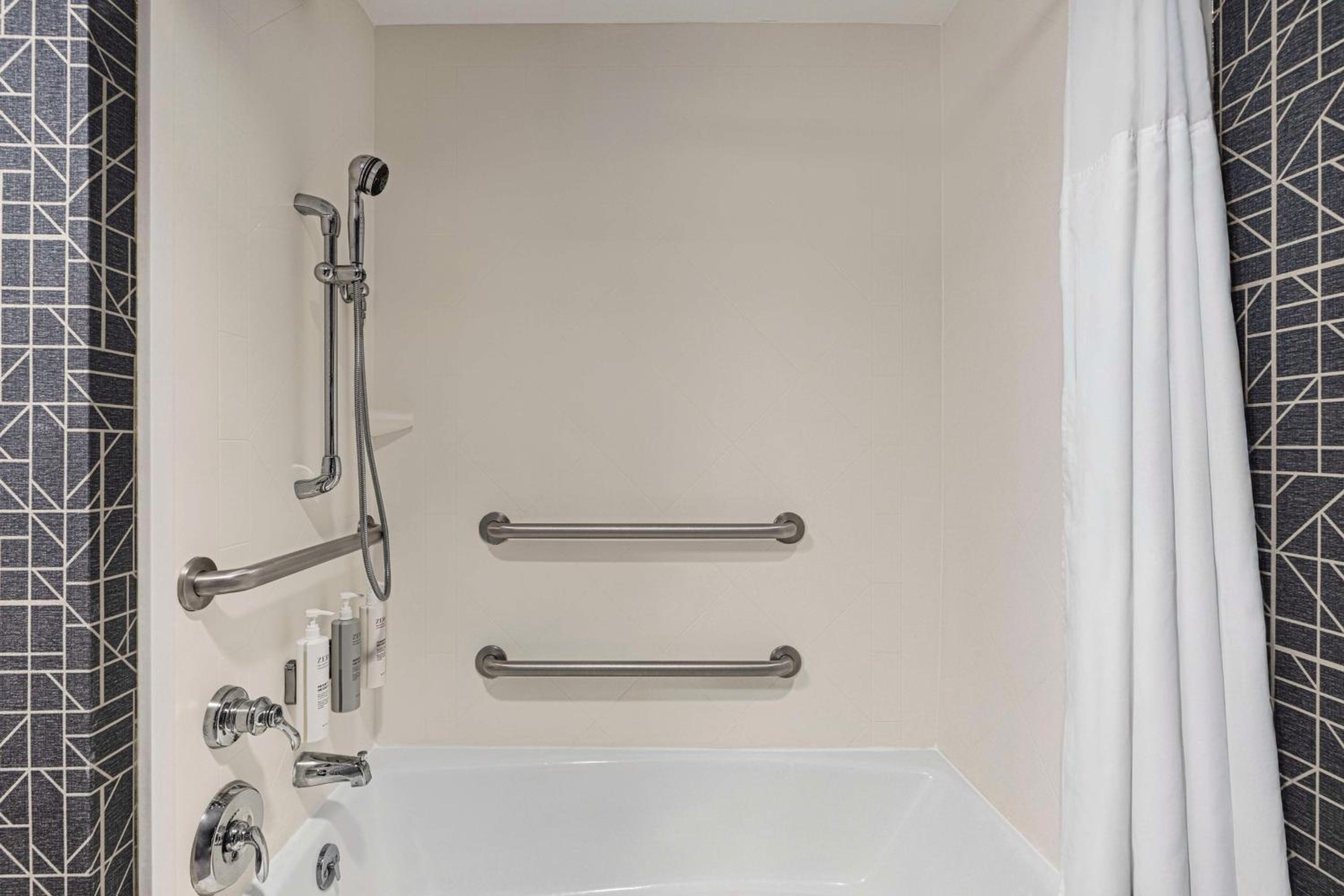 King Studio Suite - Mobility Access/Non-Smoking photo 1