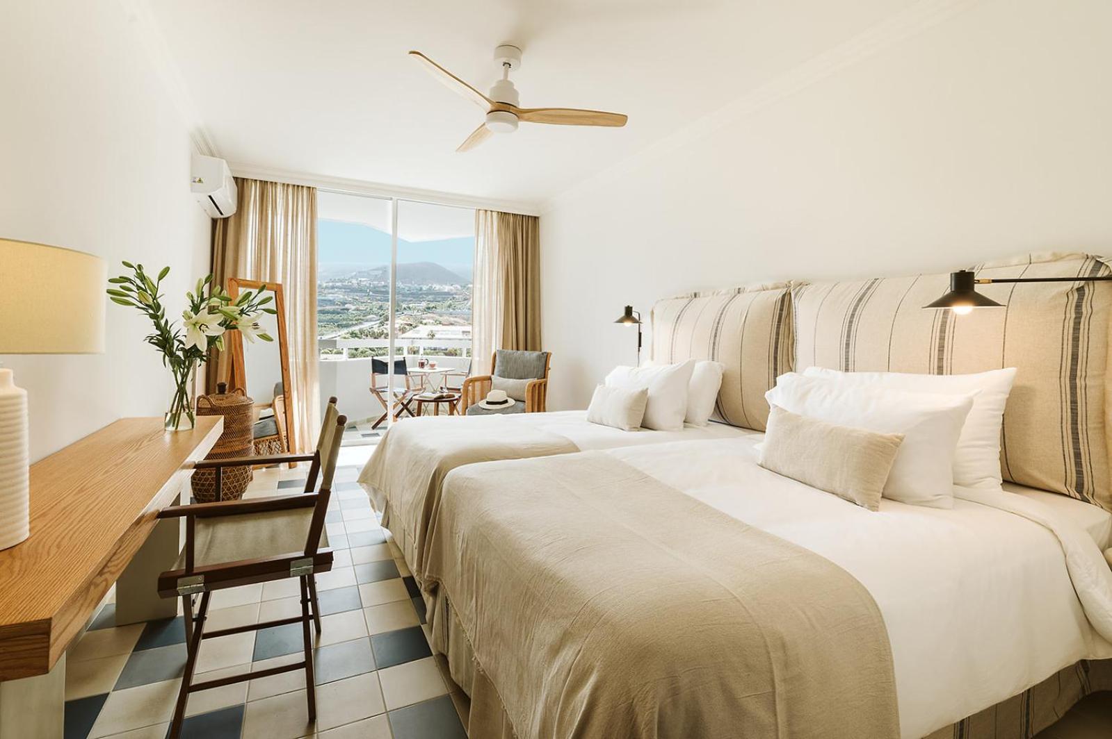 Twin Room with Mountain View