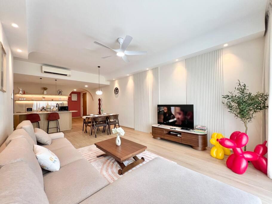 Three-Bedroom Apartment photo 1