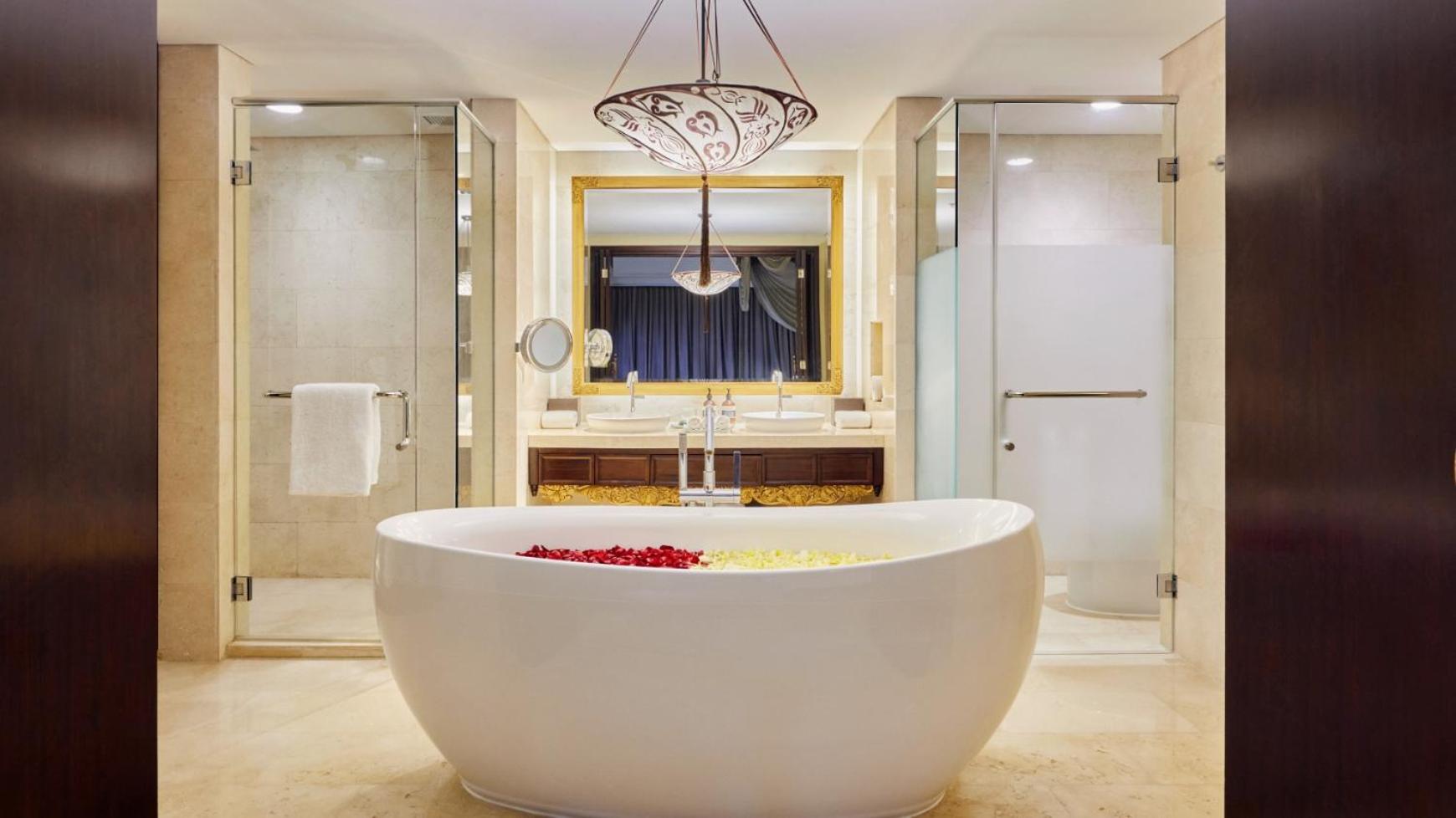Ocean View Suite - Photo 8