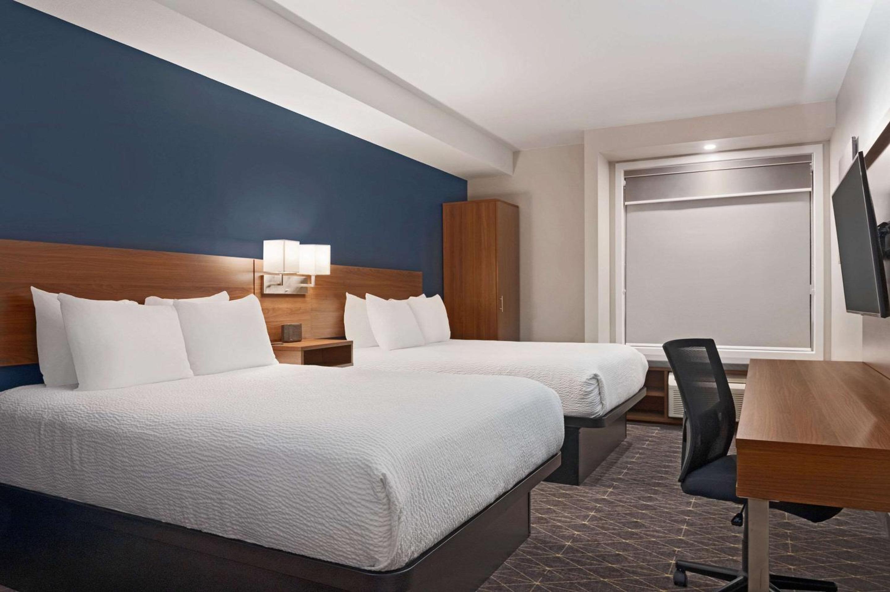 Luxury Room, 2 Queen Beds, (Wet Bar), Non Smoking - Photo 1