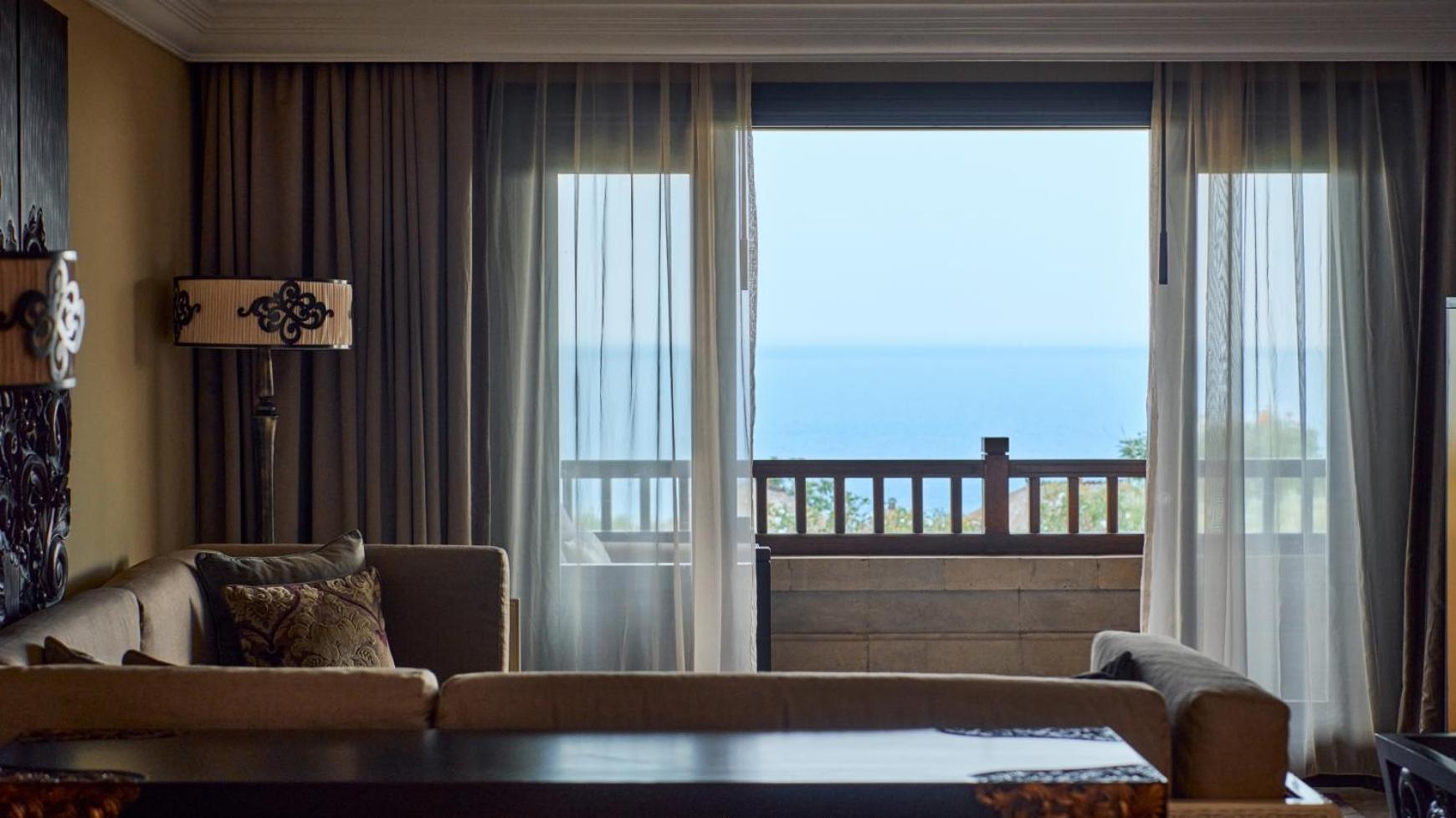 Ocean View Suite - Photo 3