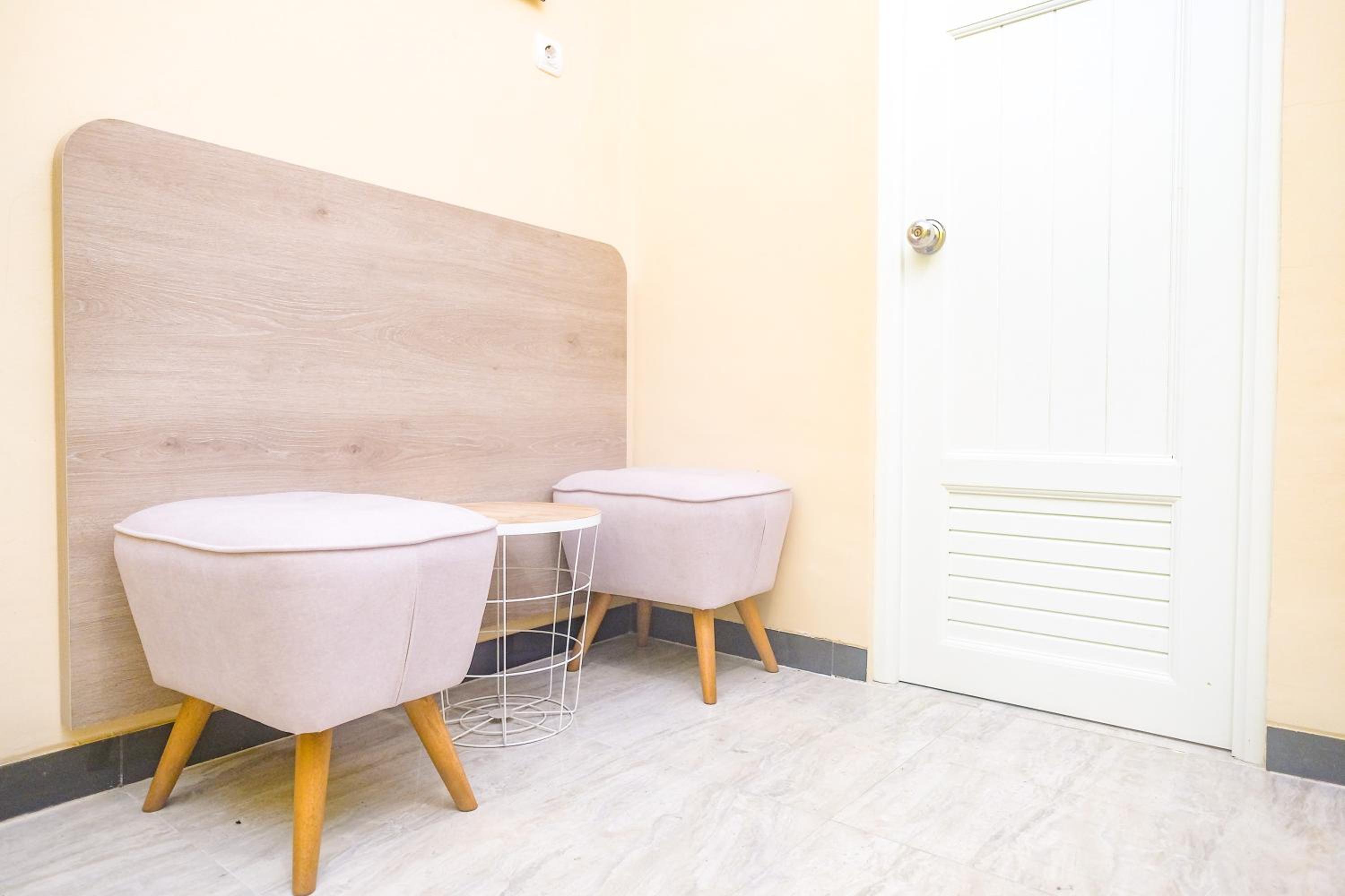 Executive Suite - Photo 4