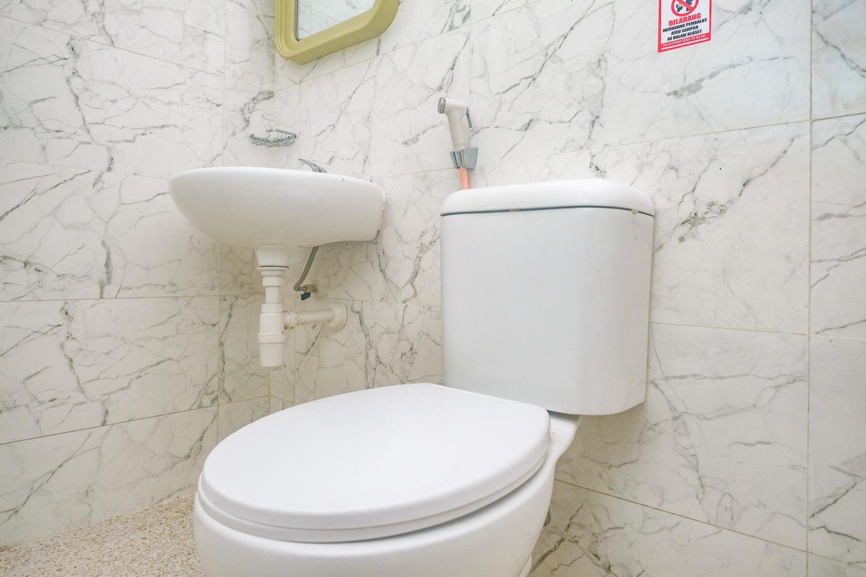 Executive Suite - Photo 9