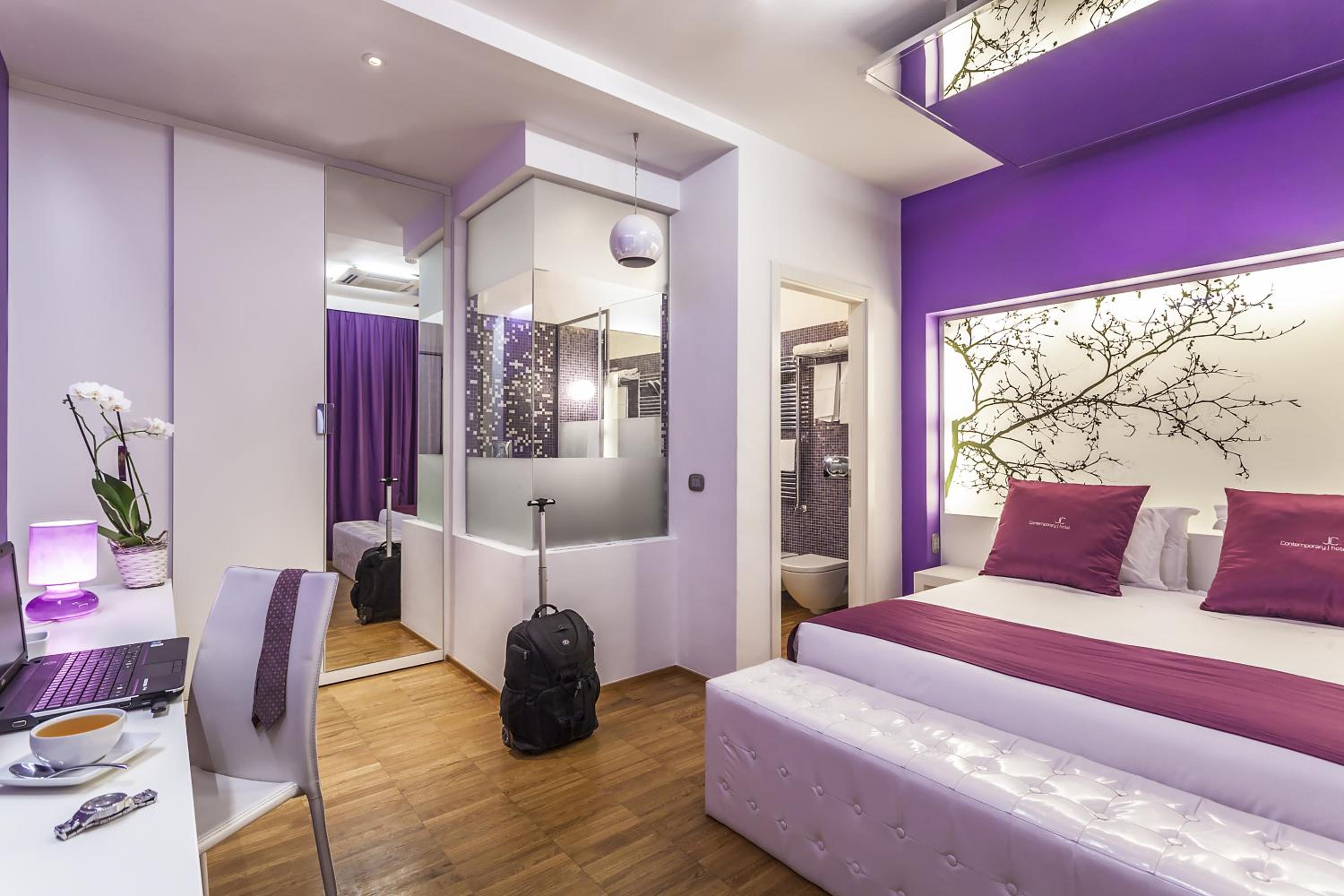 Deluxe Double Room thumbnail 6