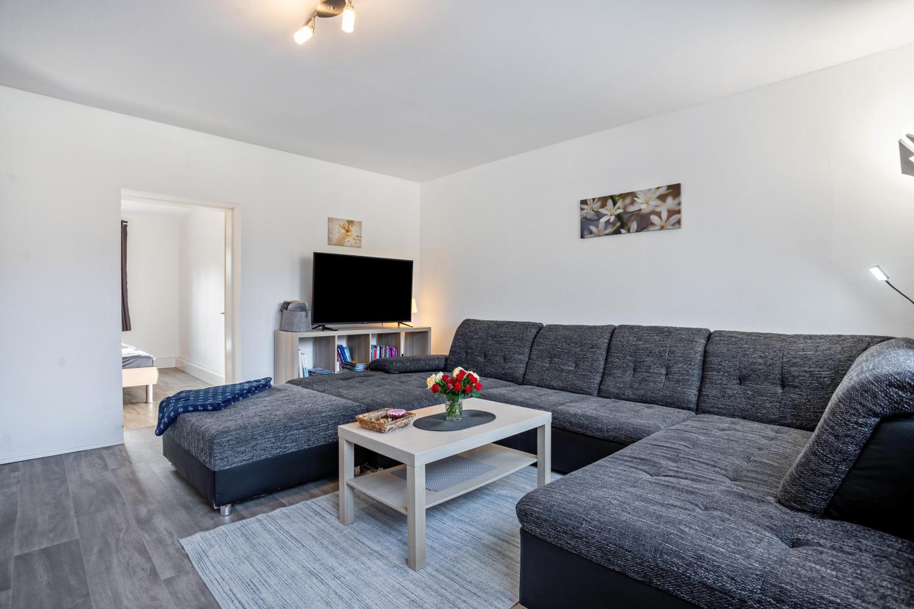 One-Bedroom Apartment with Garden View photo 2