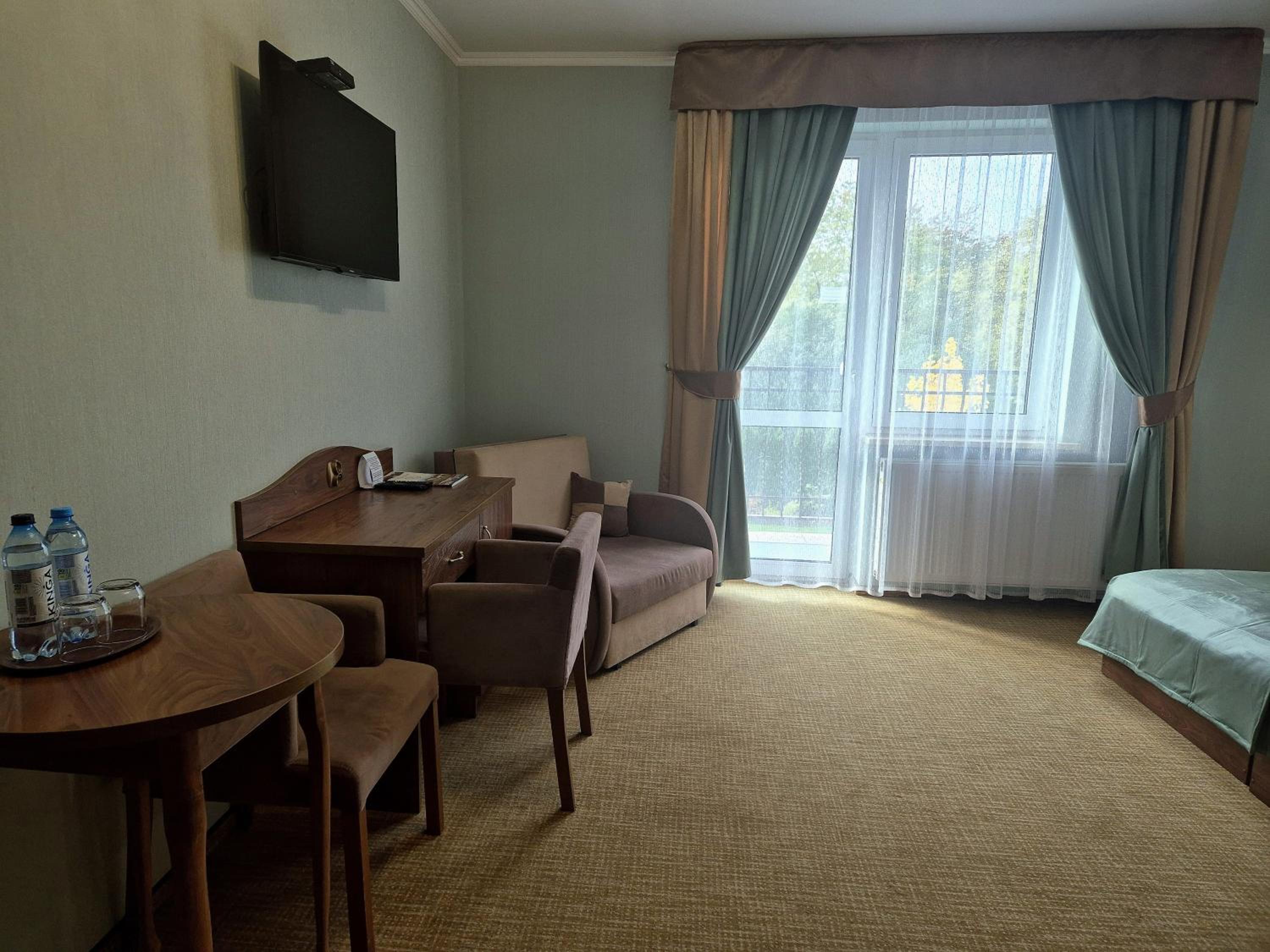 Double Room with Extra Bed photo 2