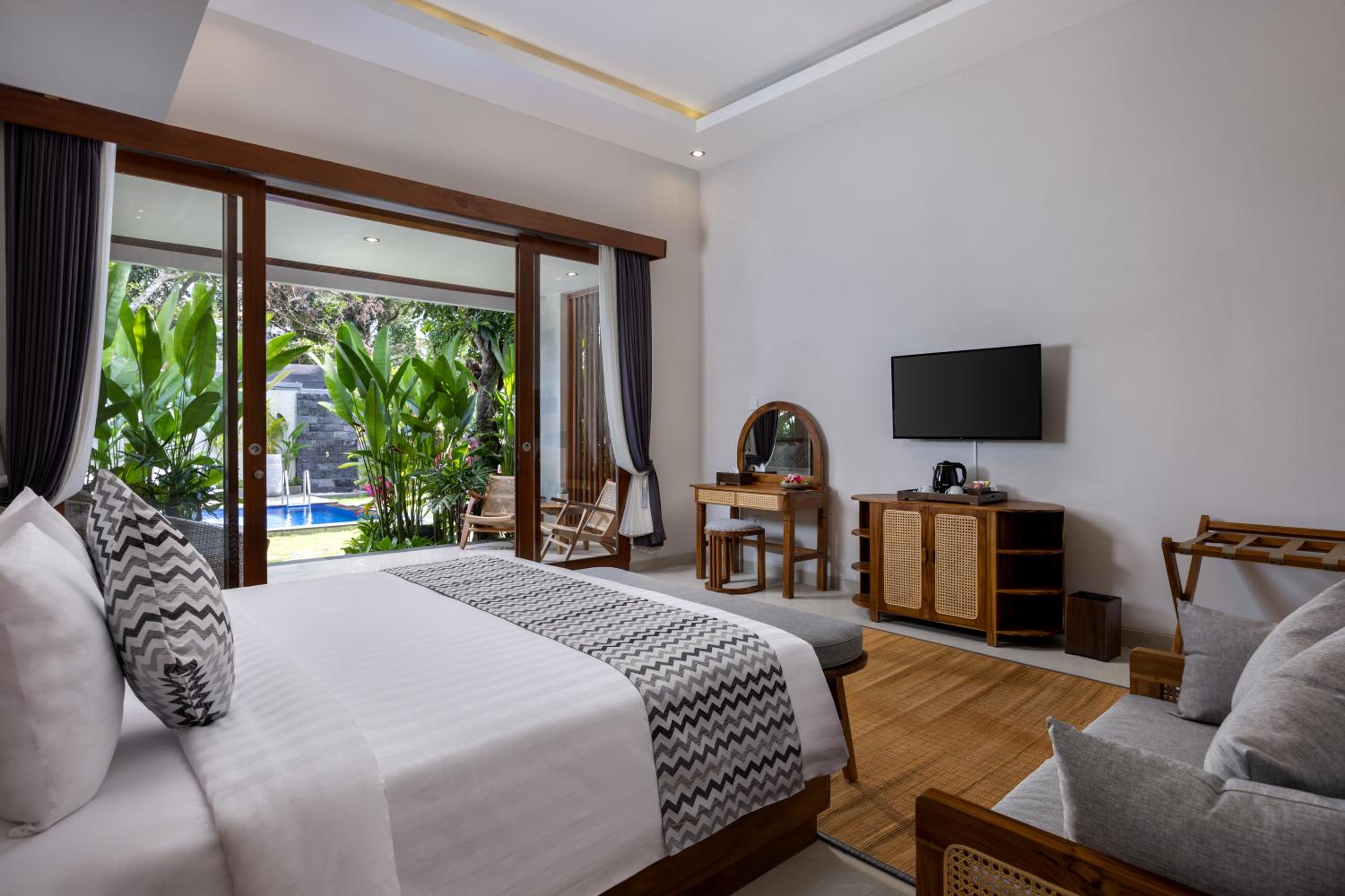 Grand Premier Room with Free Afternoon Tea - Photo 5