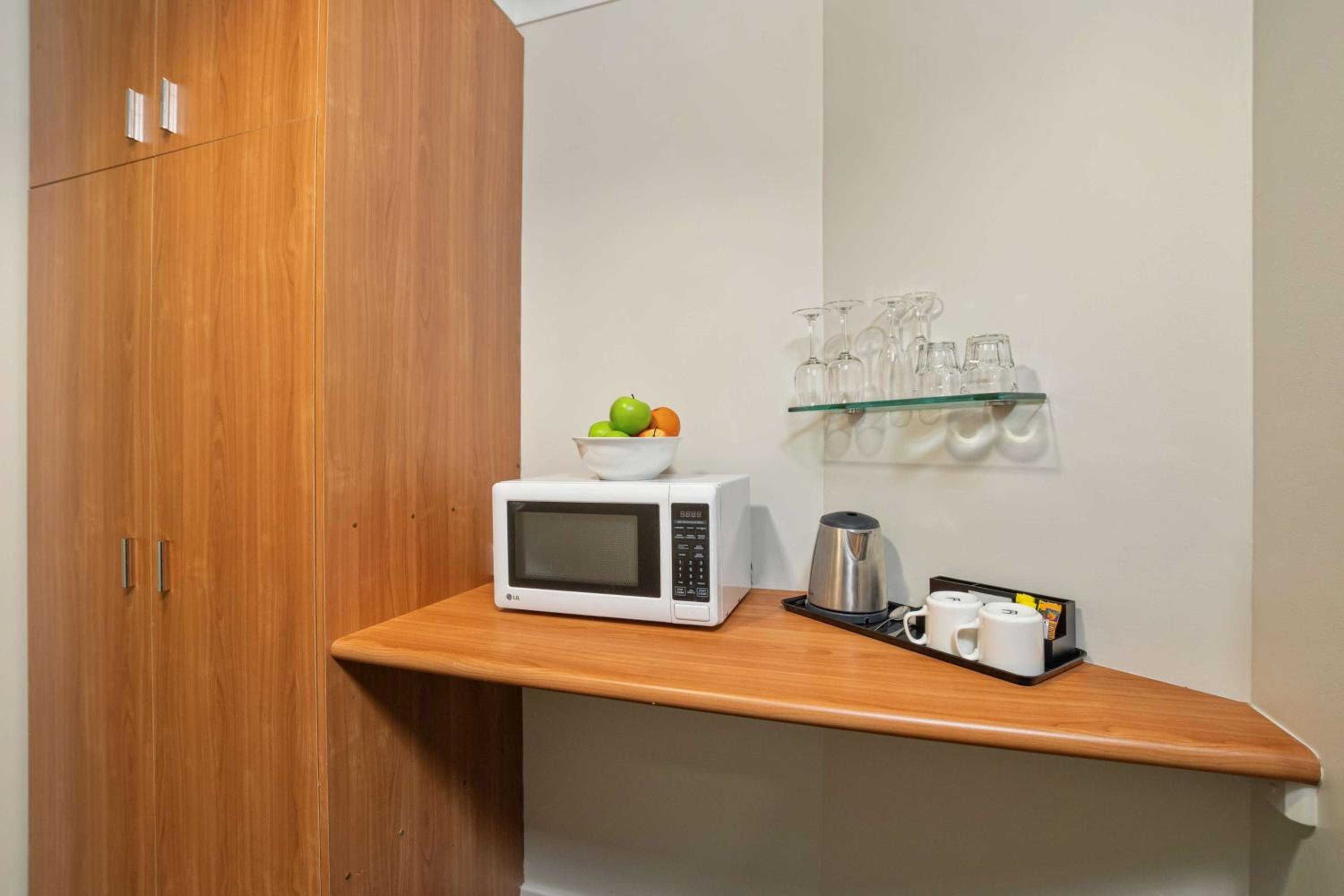 Standard Family Room - Photo 4