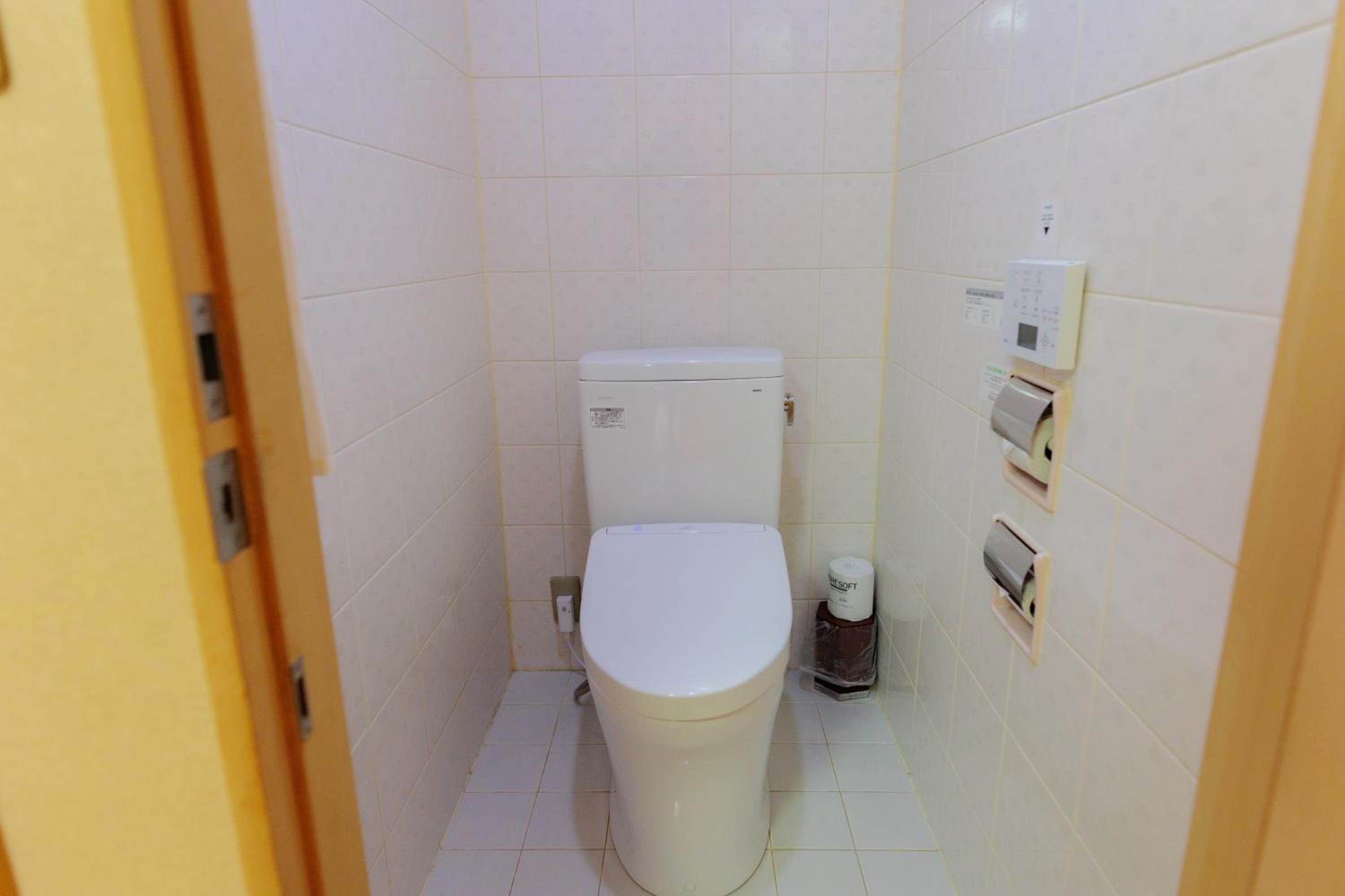 Modern Room - Non-Smoking - Photo 7