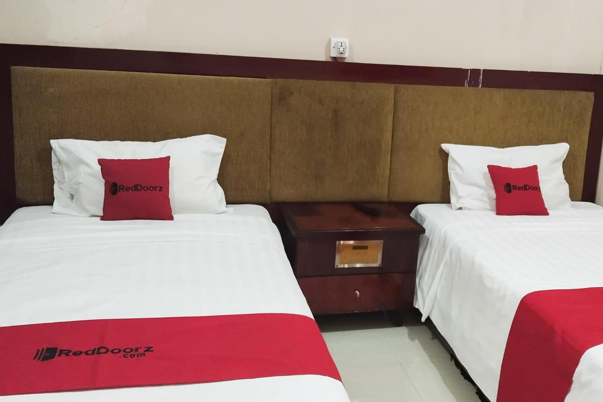 Standard Twin Room - Photo 14
