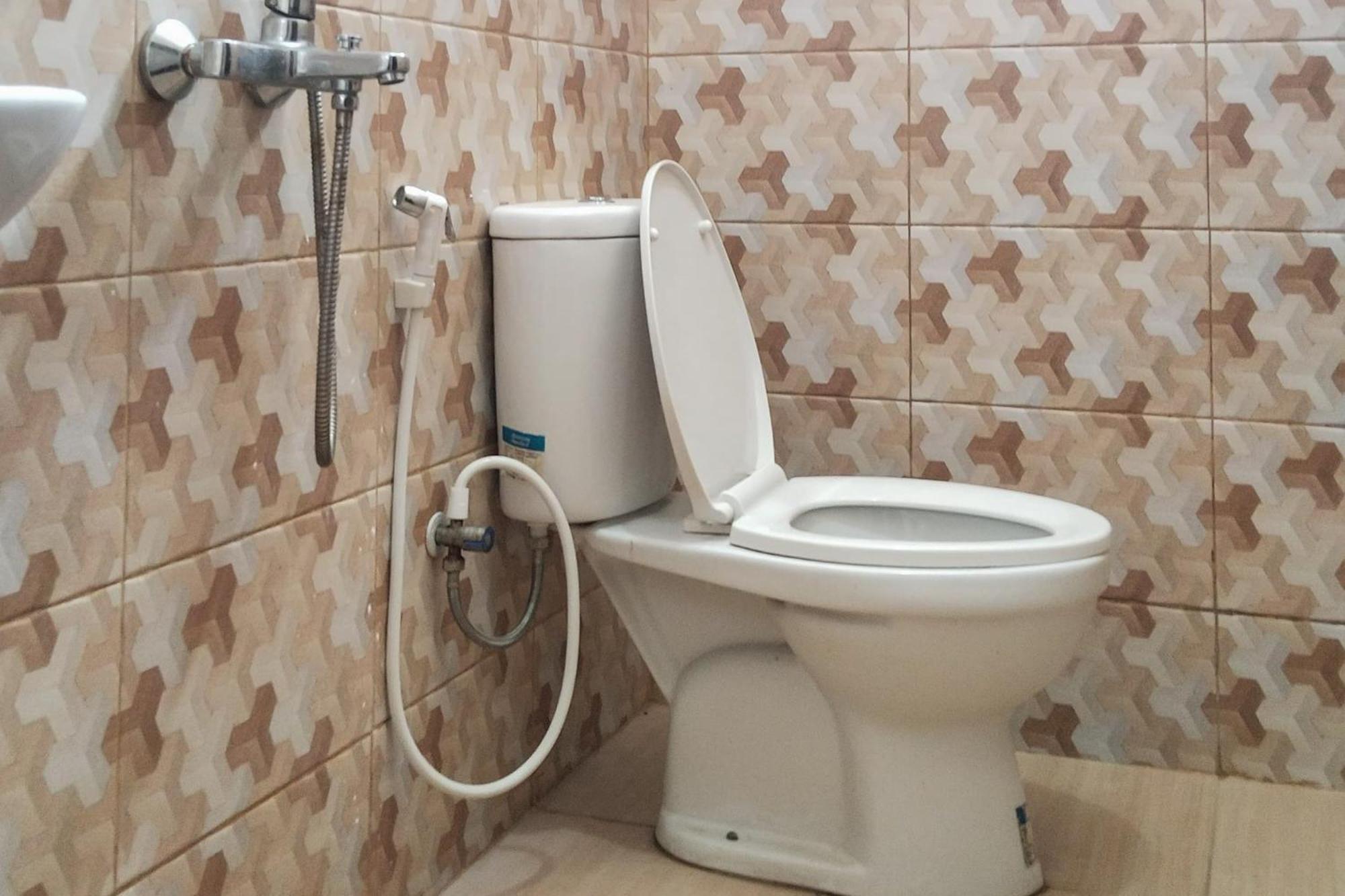 Standard Twin Room - Photo 12
