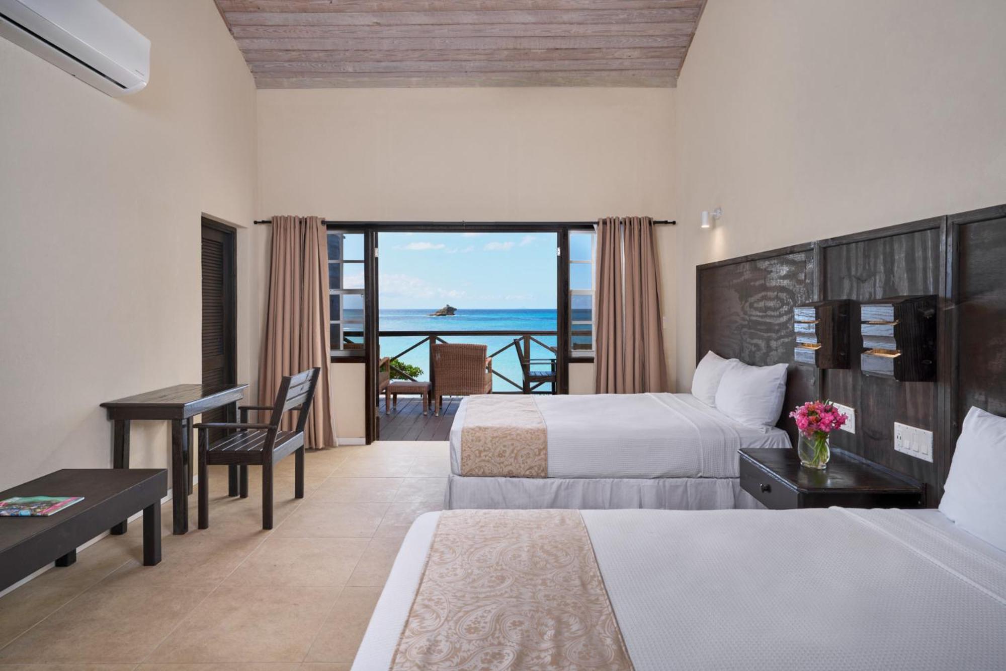 Superior Seaview Room (2 Doubles) photo 1