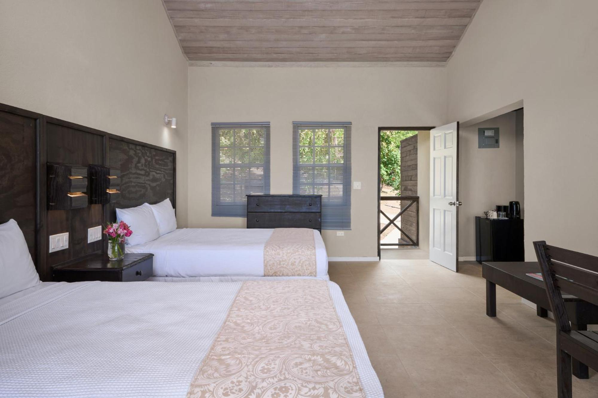 Superior Seaview Room (2 Doubles) photo 2