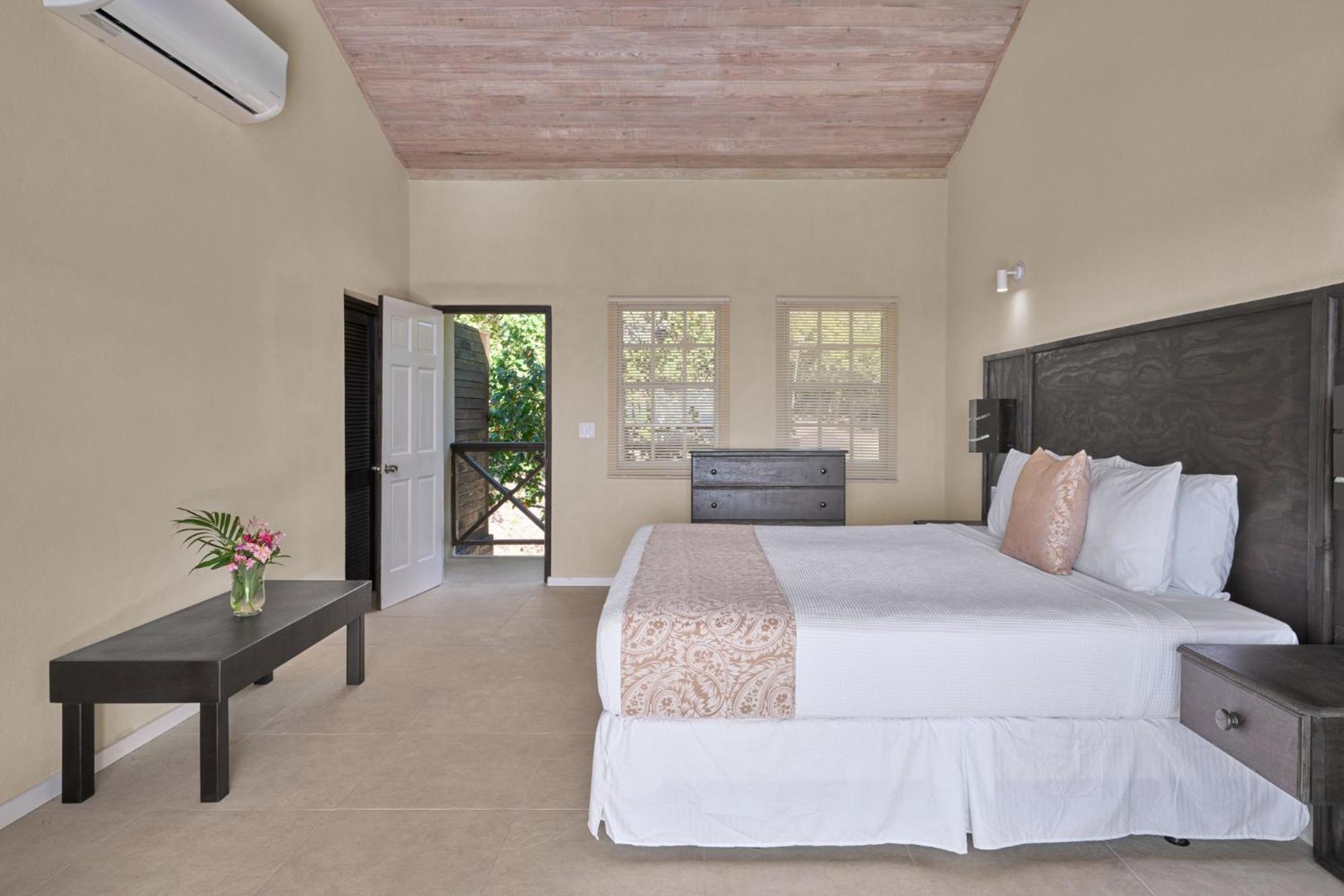 Superior Seaview Room (1 King) photo 2