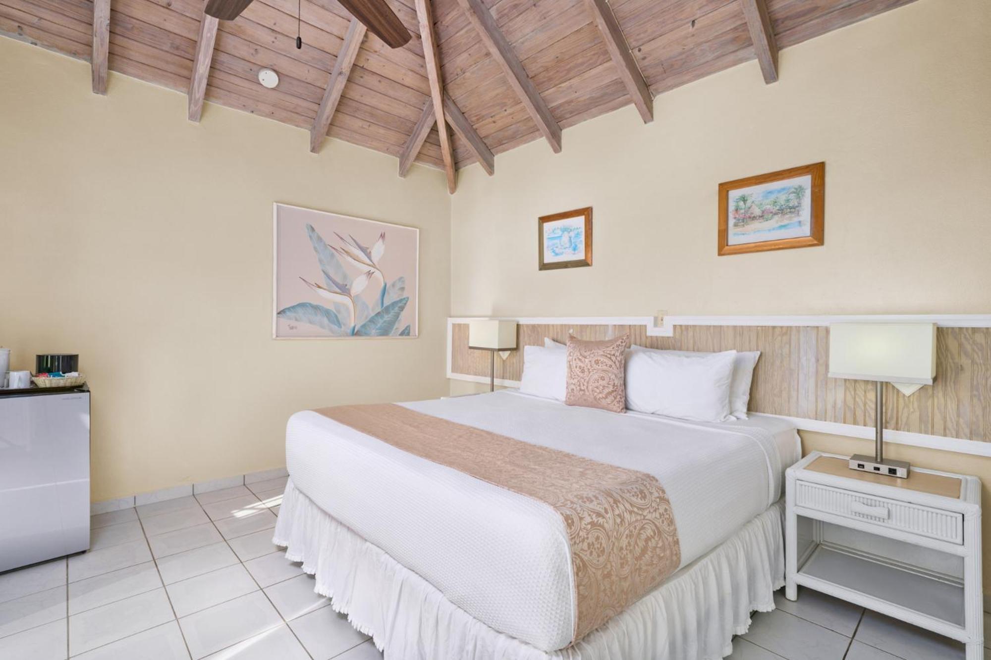 Oceanfront Room (King) photo 2
