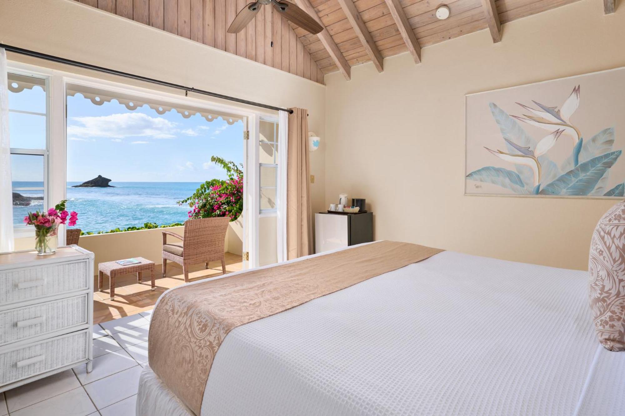 Oceanfront Room (King) photo 1