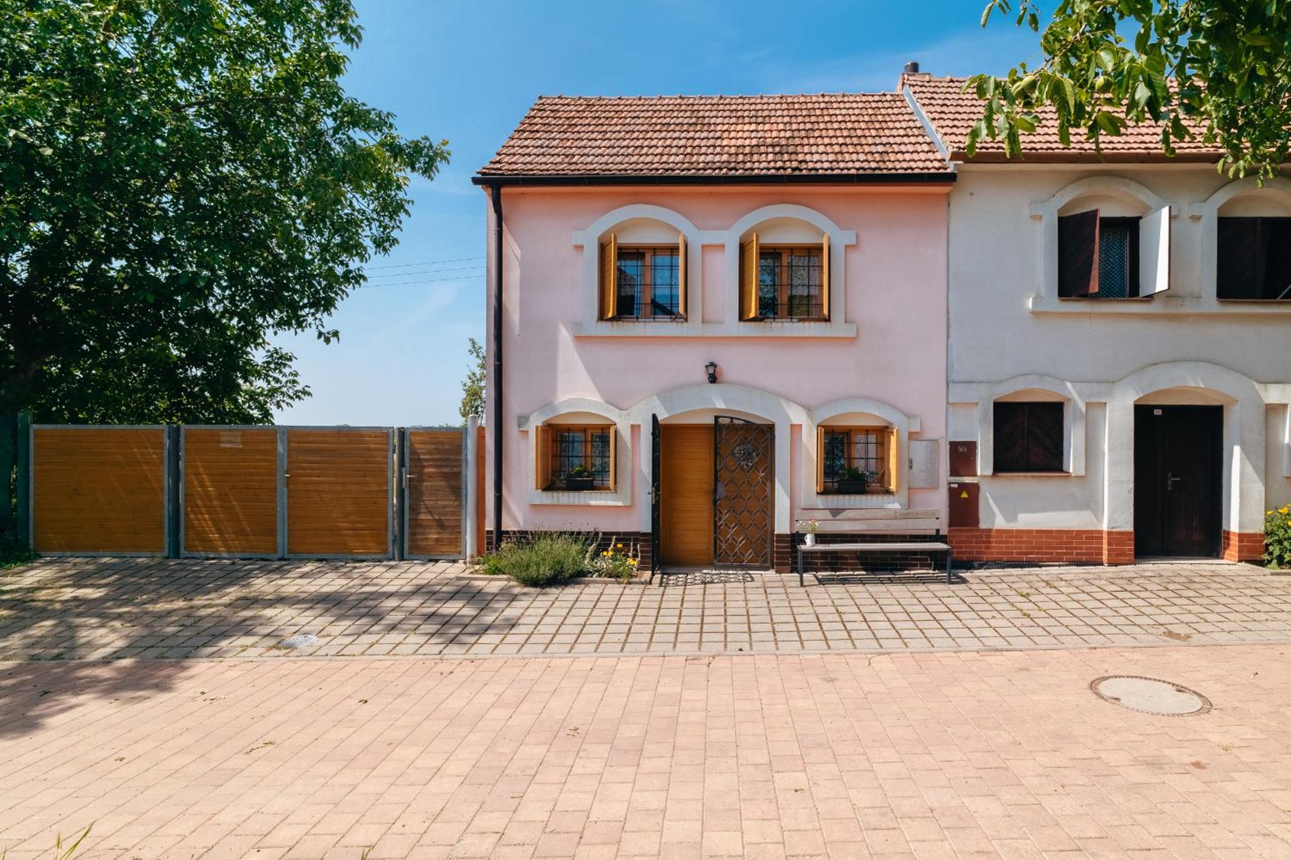 Two-Bedroom House photo 2