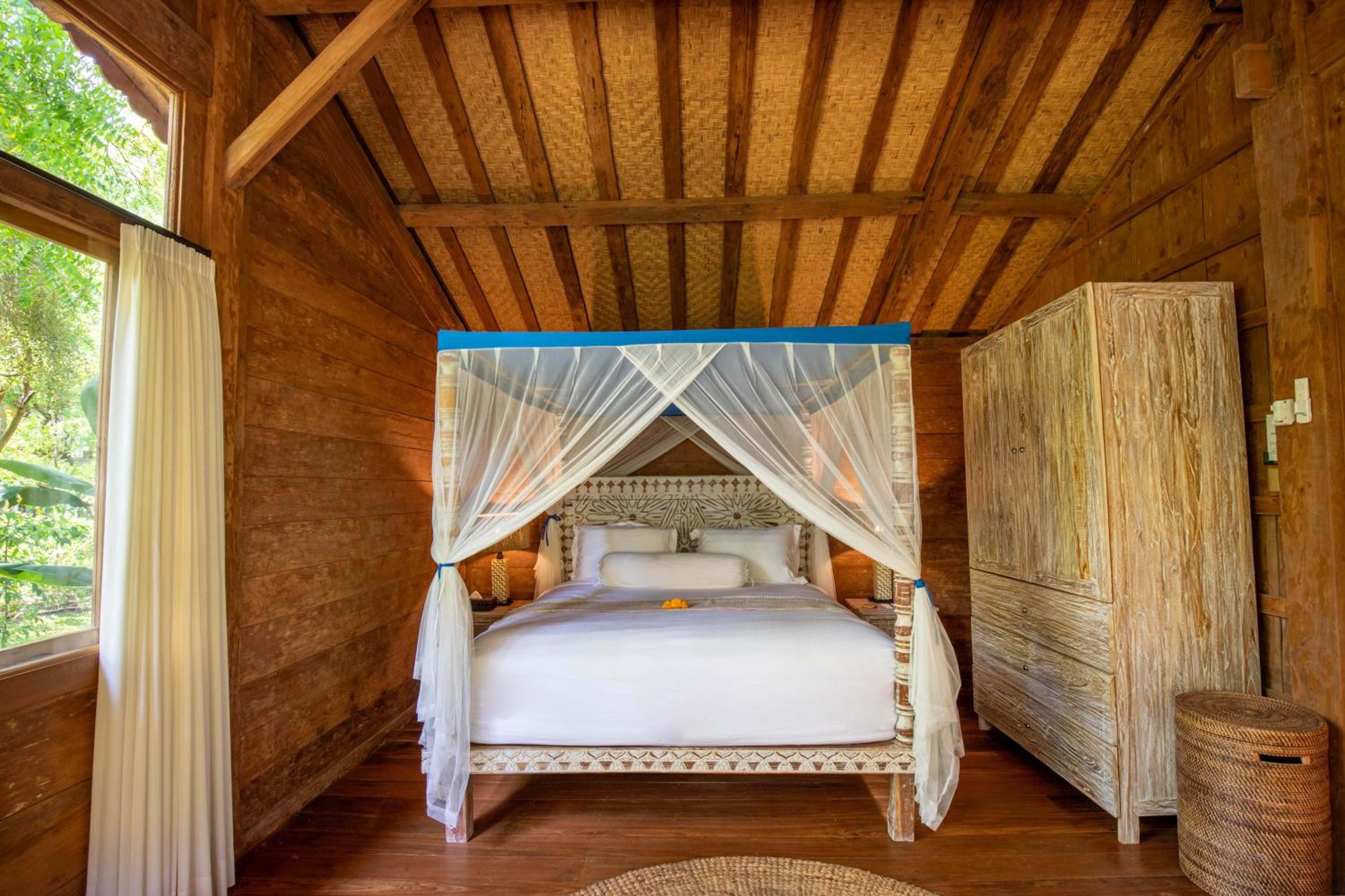 Two-Bedroom Traditional Gladak House with Onyx Bathtub photo 3