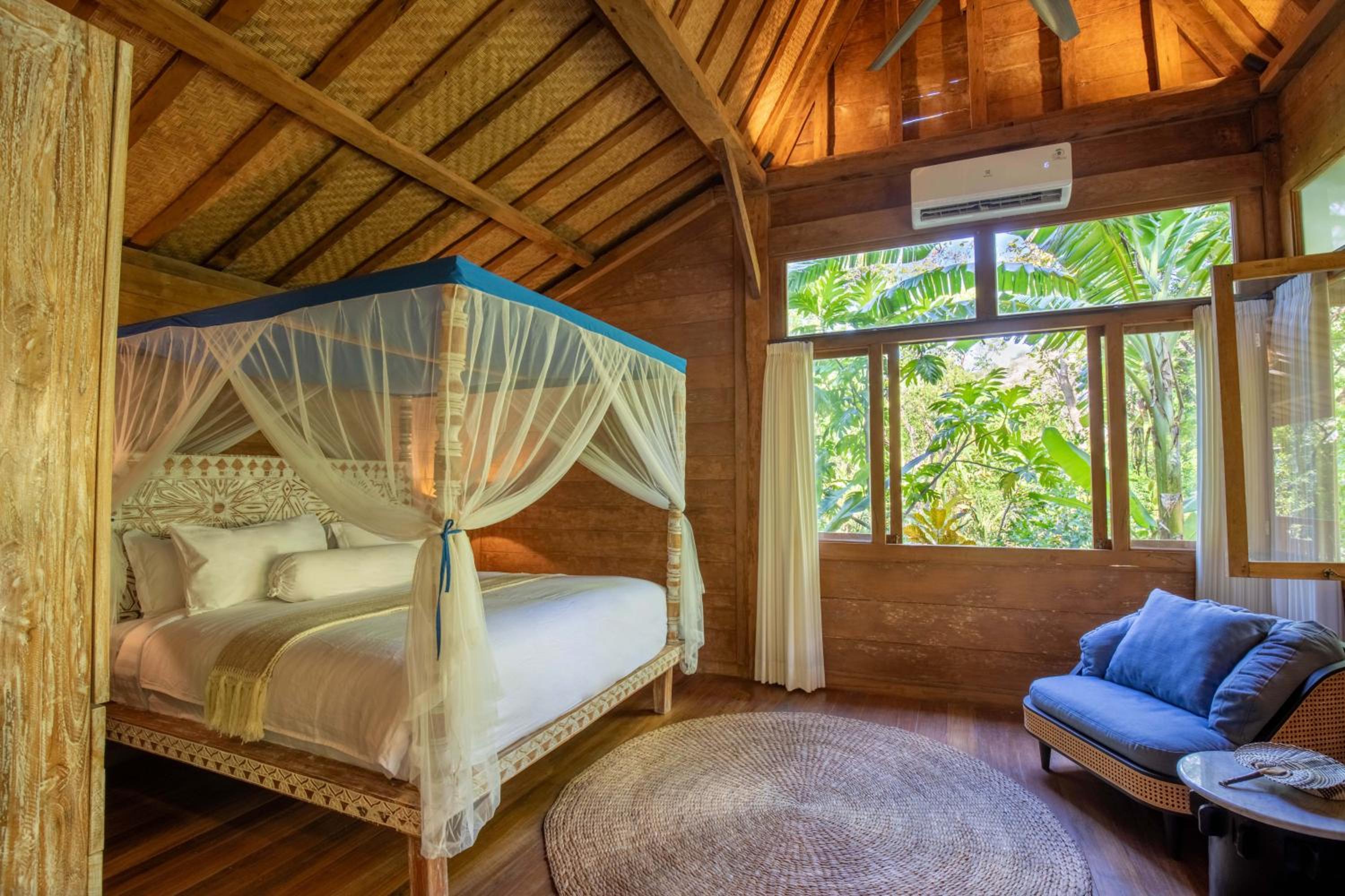 Two-Bedroom Traditional Gladak House with Onyx Bathtub photo 1