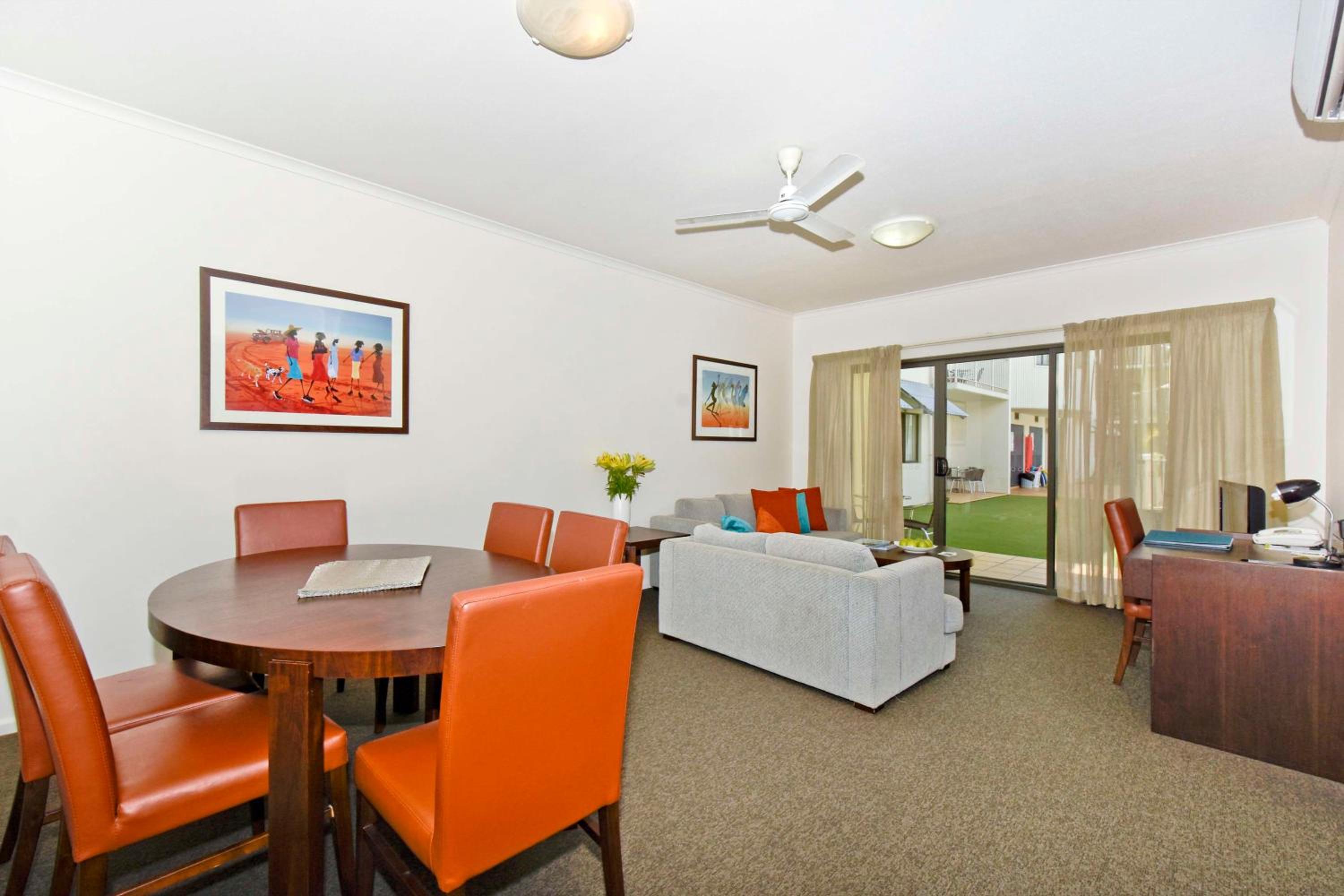 Executive Two-Bedroom Family Apartment - Photo 5
