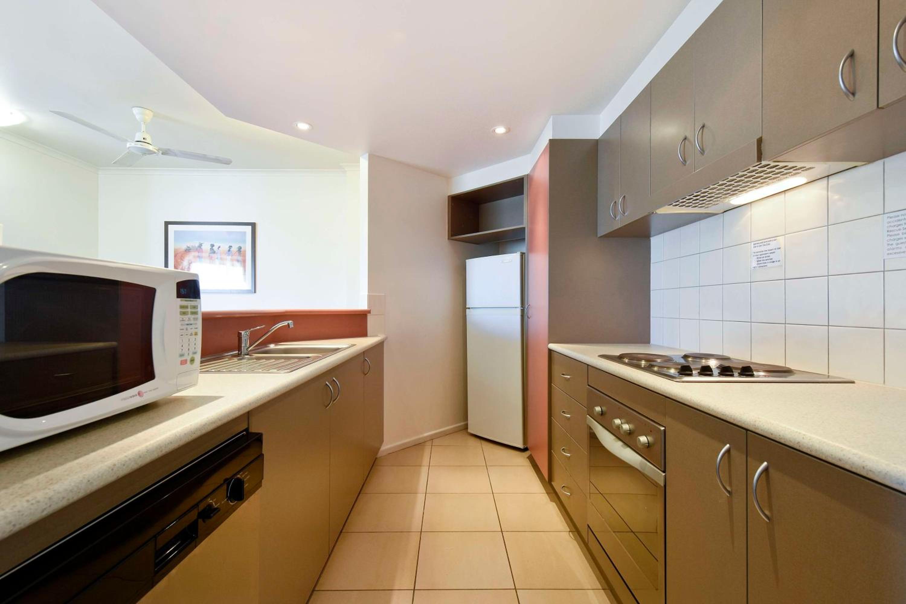 Executive Two-Bedroom Family Apartment - Photo 2